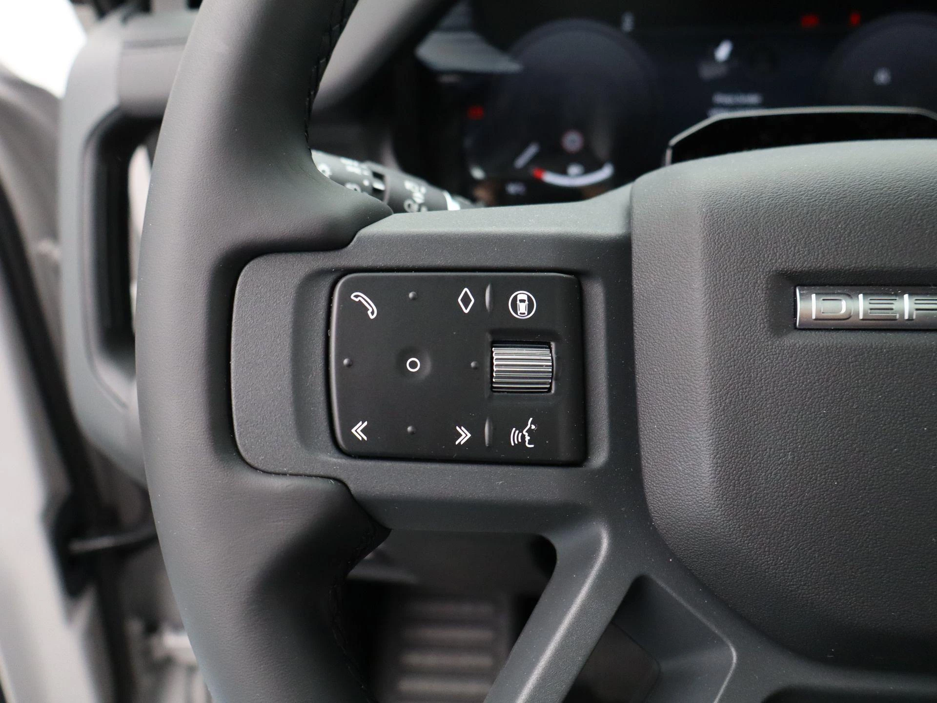 Land Rover-Defender-image-18