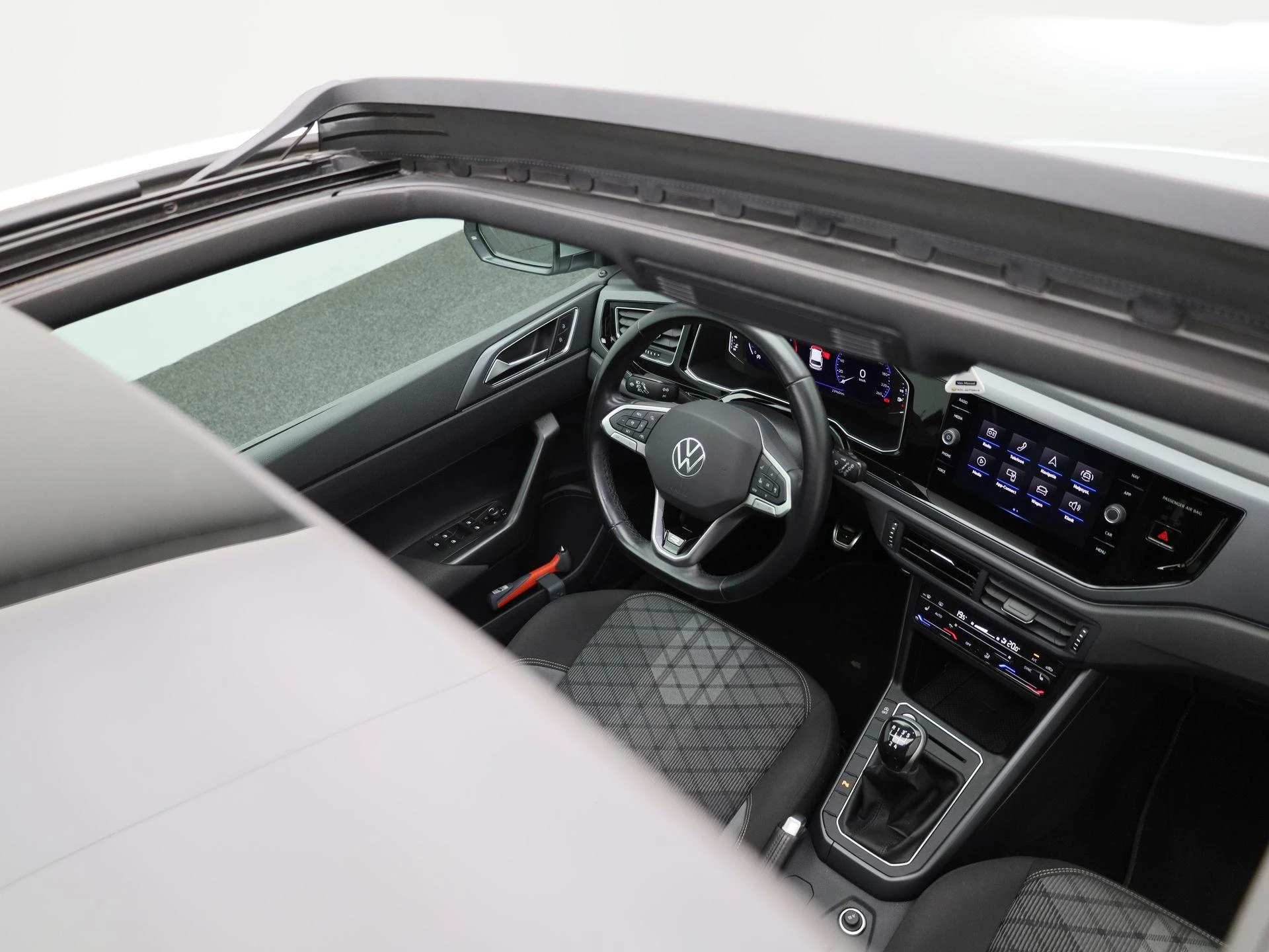 Volkswagen-Polo-image-34