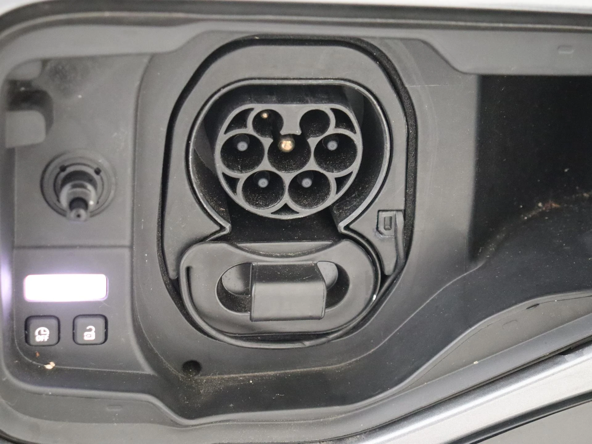 Renault-Megane E-Tech-image-25