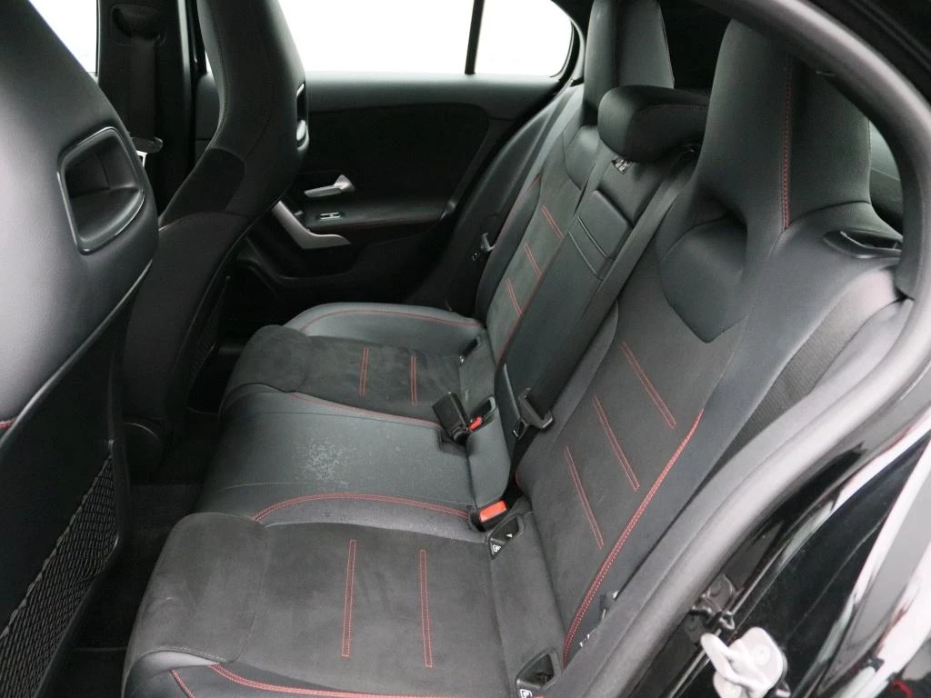 Mercedes-Benz-A-Klasse-image-4