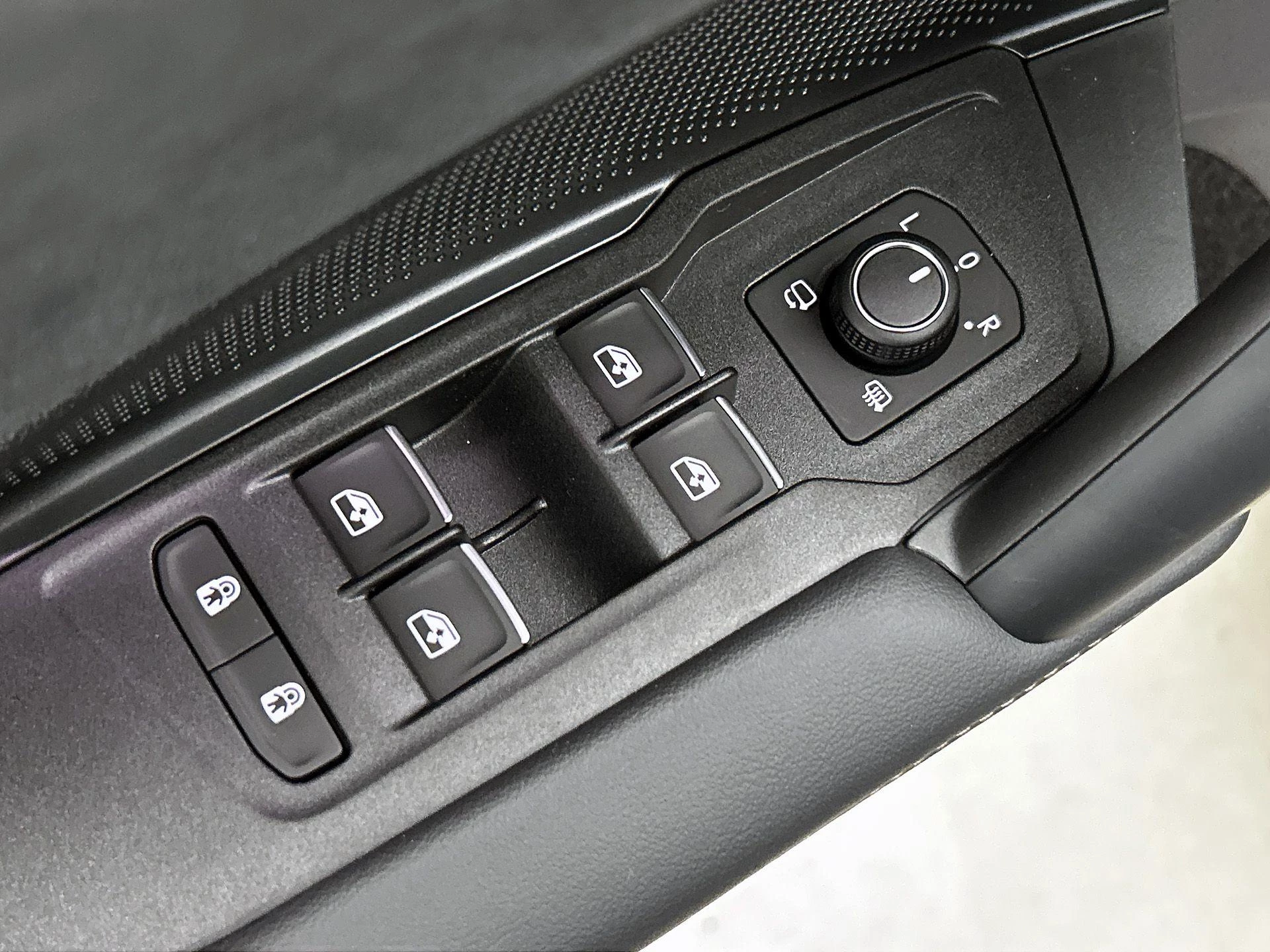 Volkswagen Tayron 1.5 eHybrid R-Line Edition