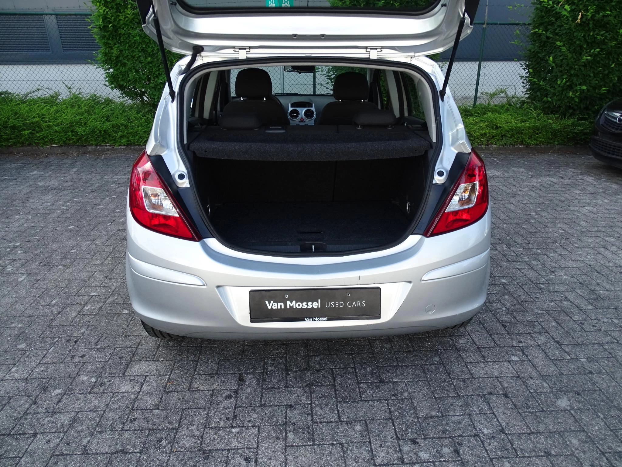 Opel Corsa 1.2 Enjoy