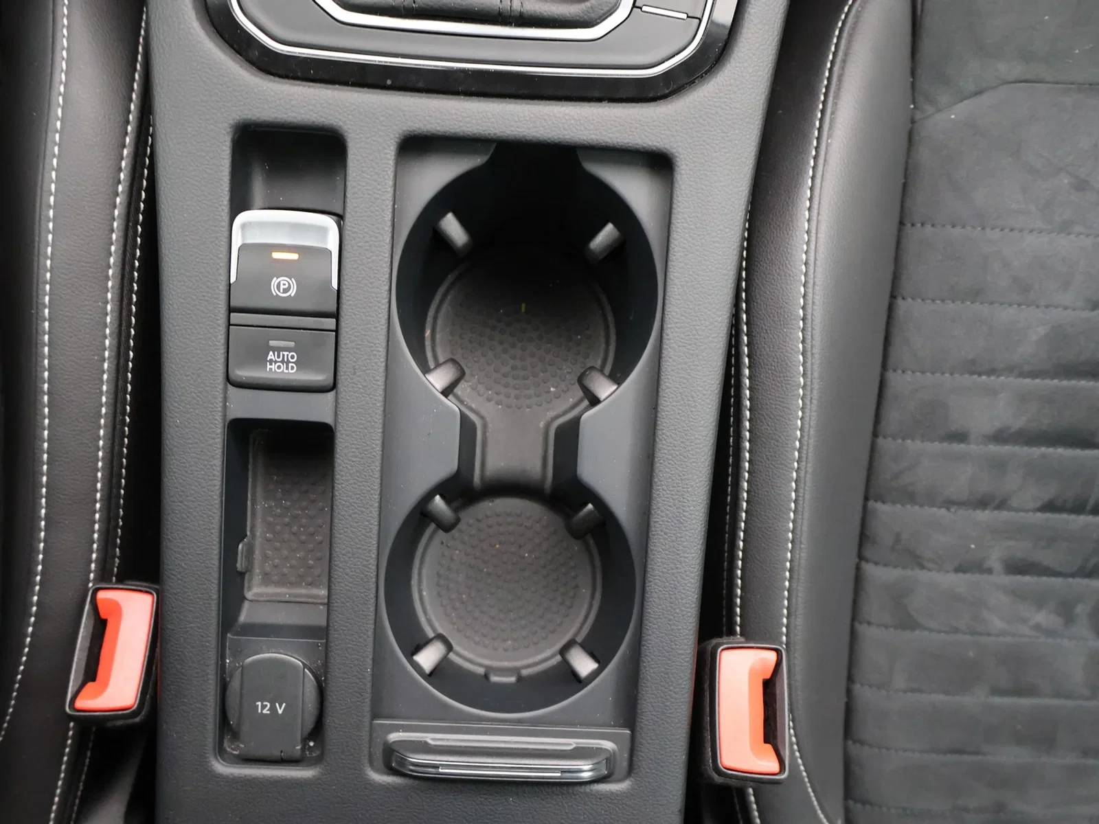 Volkswagen-Passat-image-24