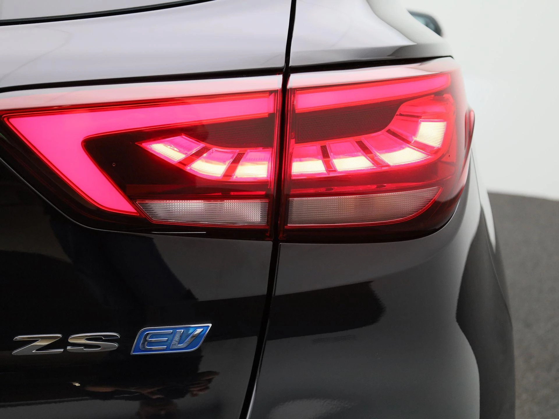 MG ZS EV Long Range Luxury 70 kWh