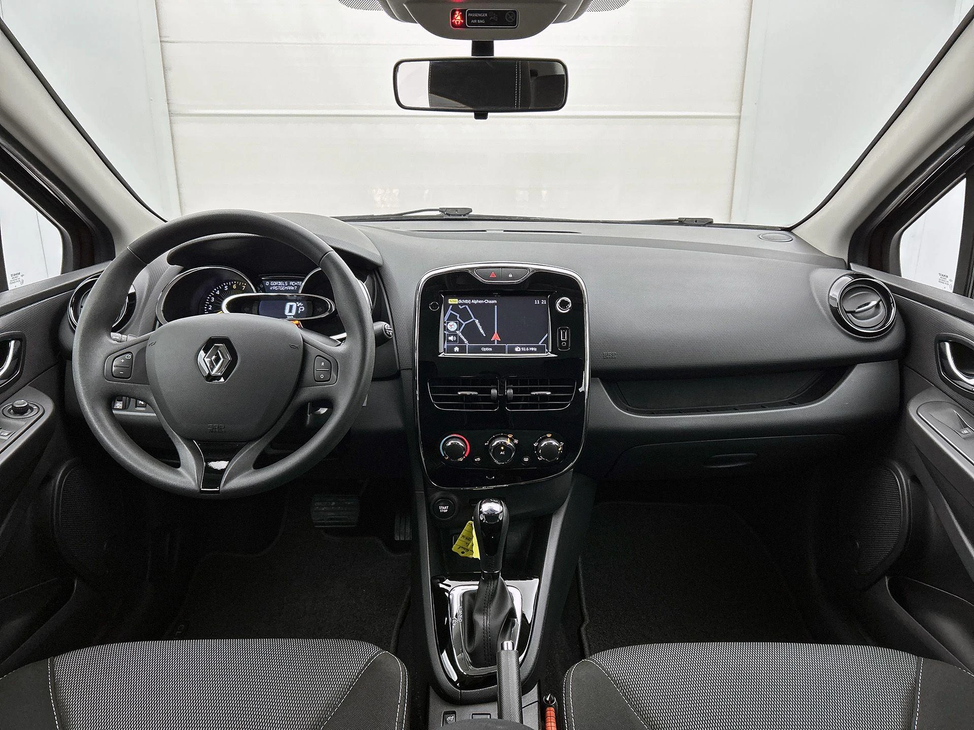 Renault-Clio-image-19