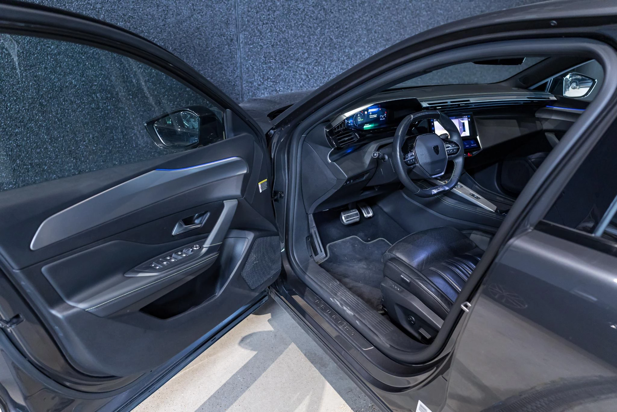 Peugeot 408 1.6 Hybrid 180 S&S EAT8 Allure