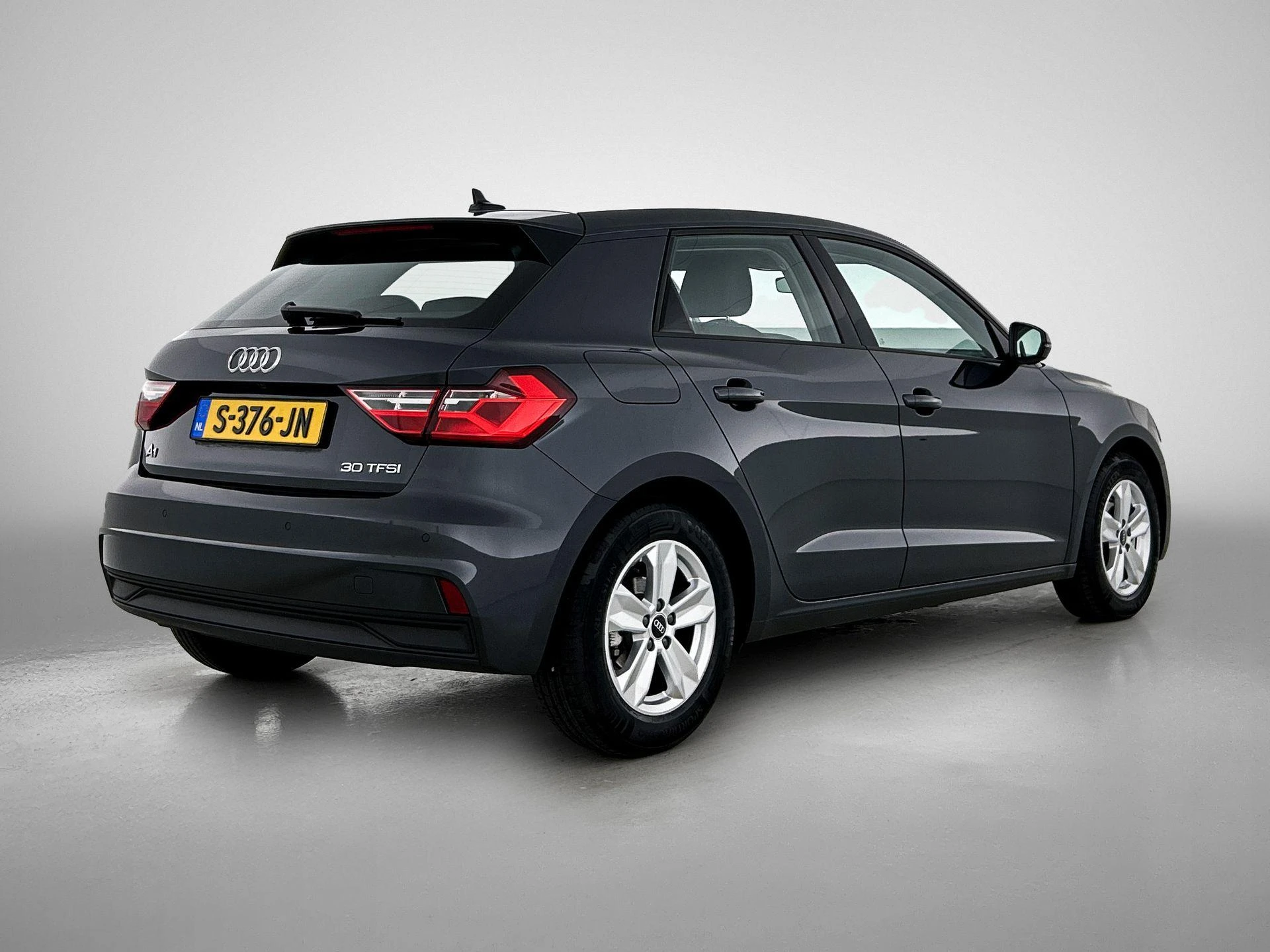 Audi-A1 Sportback-image-4