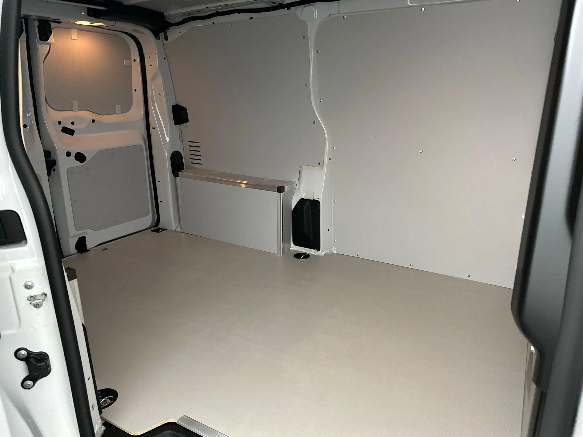 Opel-Vivaro-image-11
