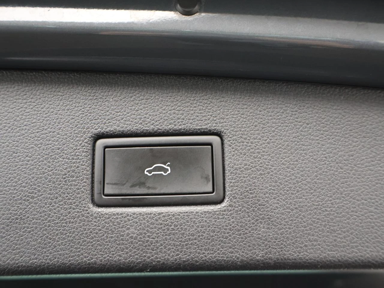 Volkswagen-Tiguan-image-2