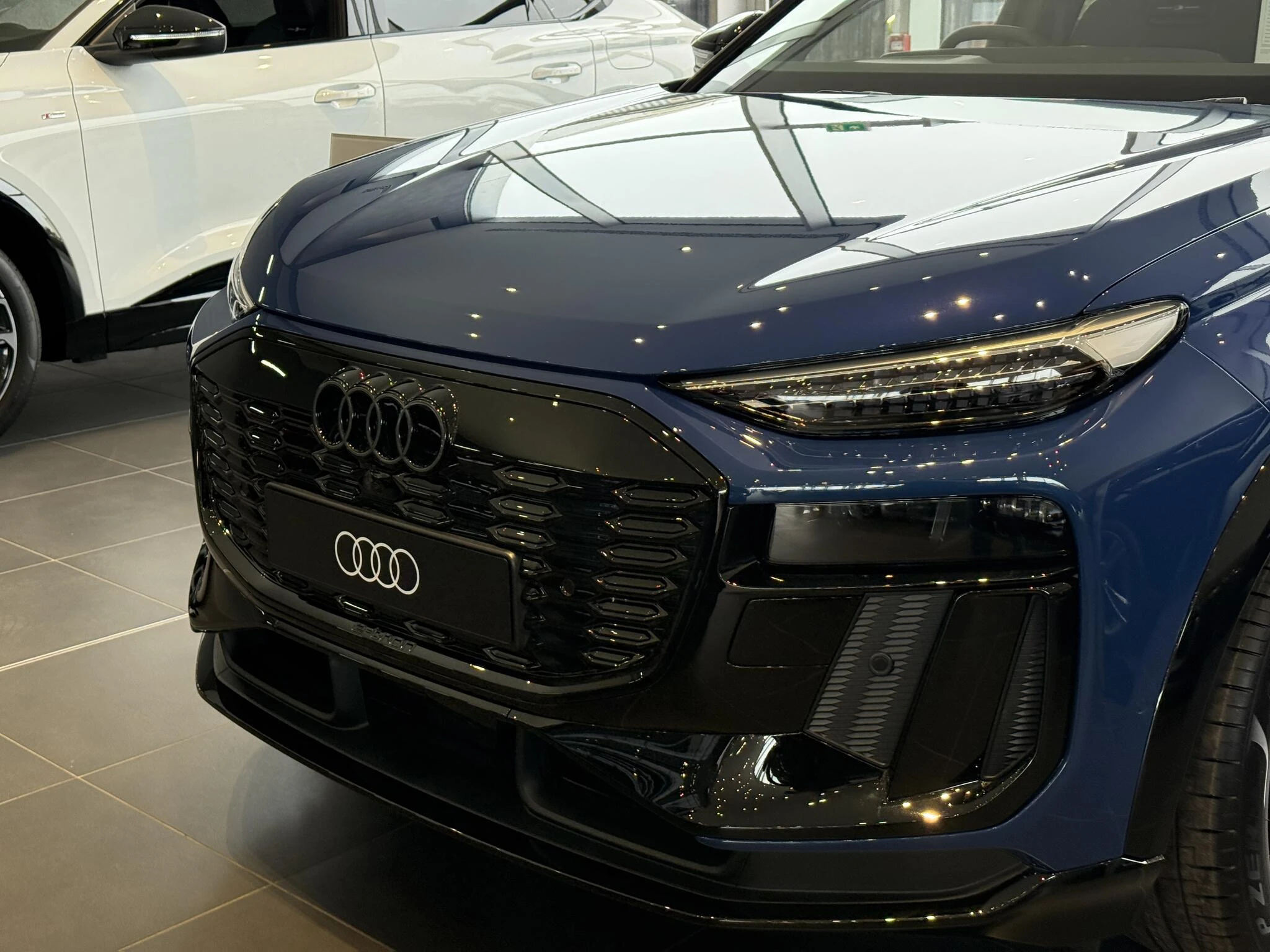 Audi-Q6 e-tron-image-1