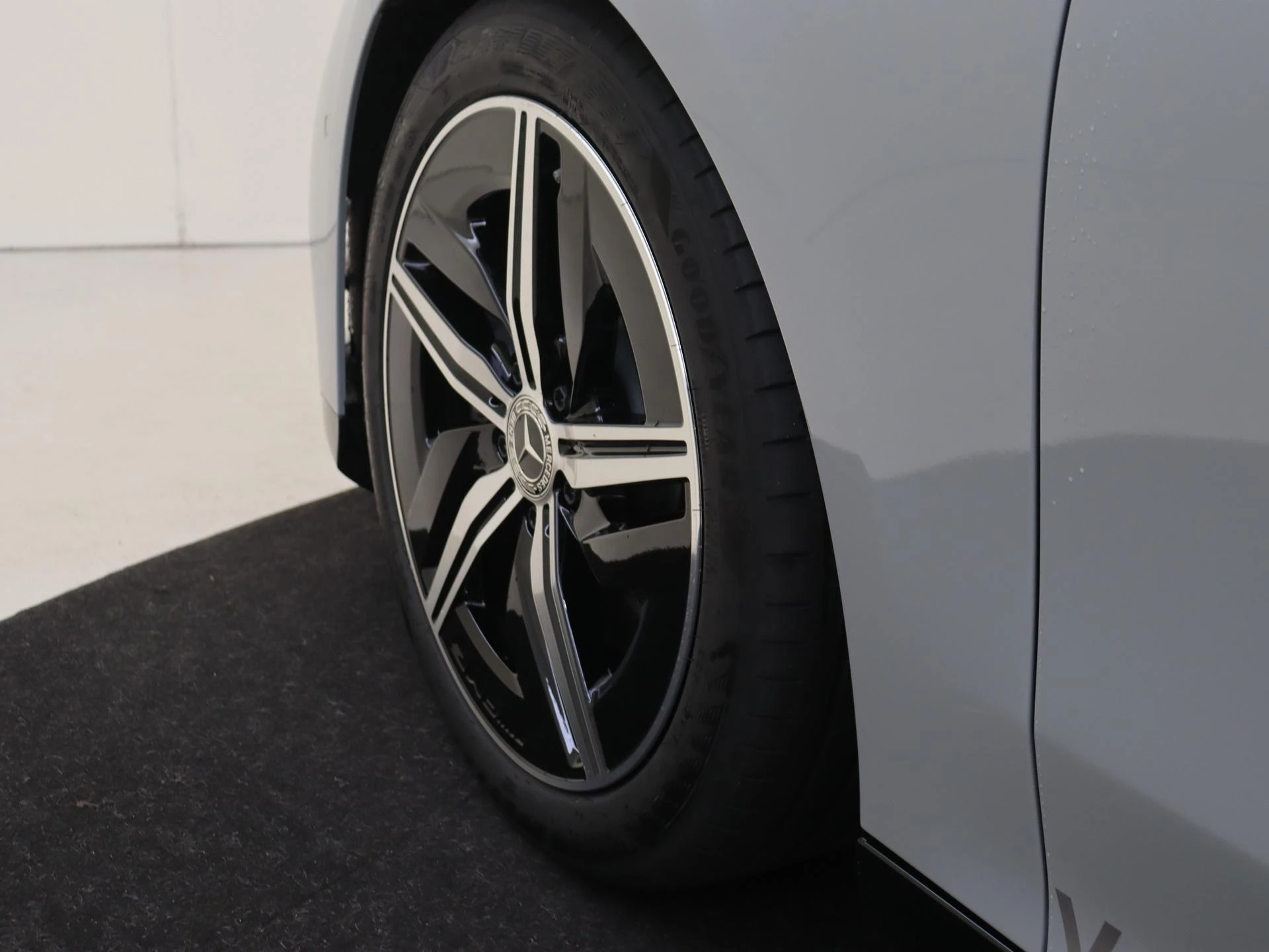 Mercedes-Benz-CLA-image-27