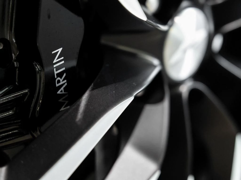 Aston Martin-Vanquish-image-23
