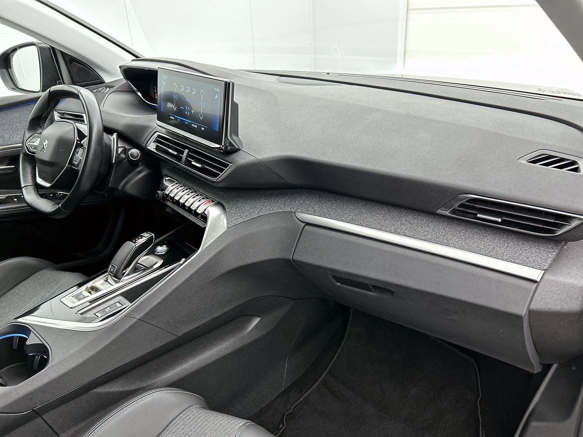 Peugeot-5008-image-23