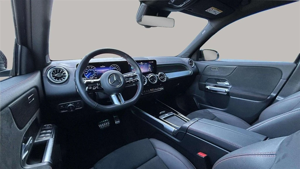 Mercedes-Benz-EQB-image-12