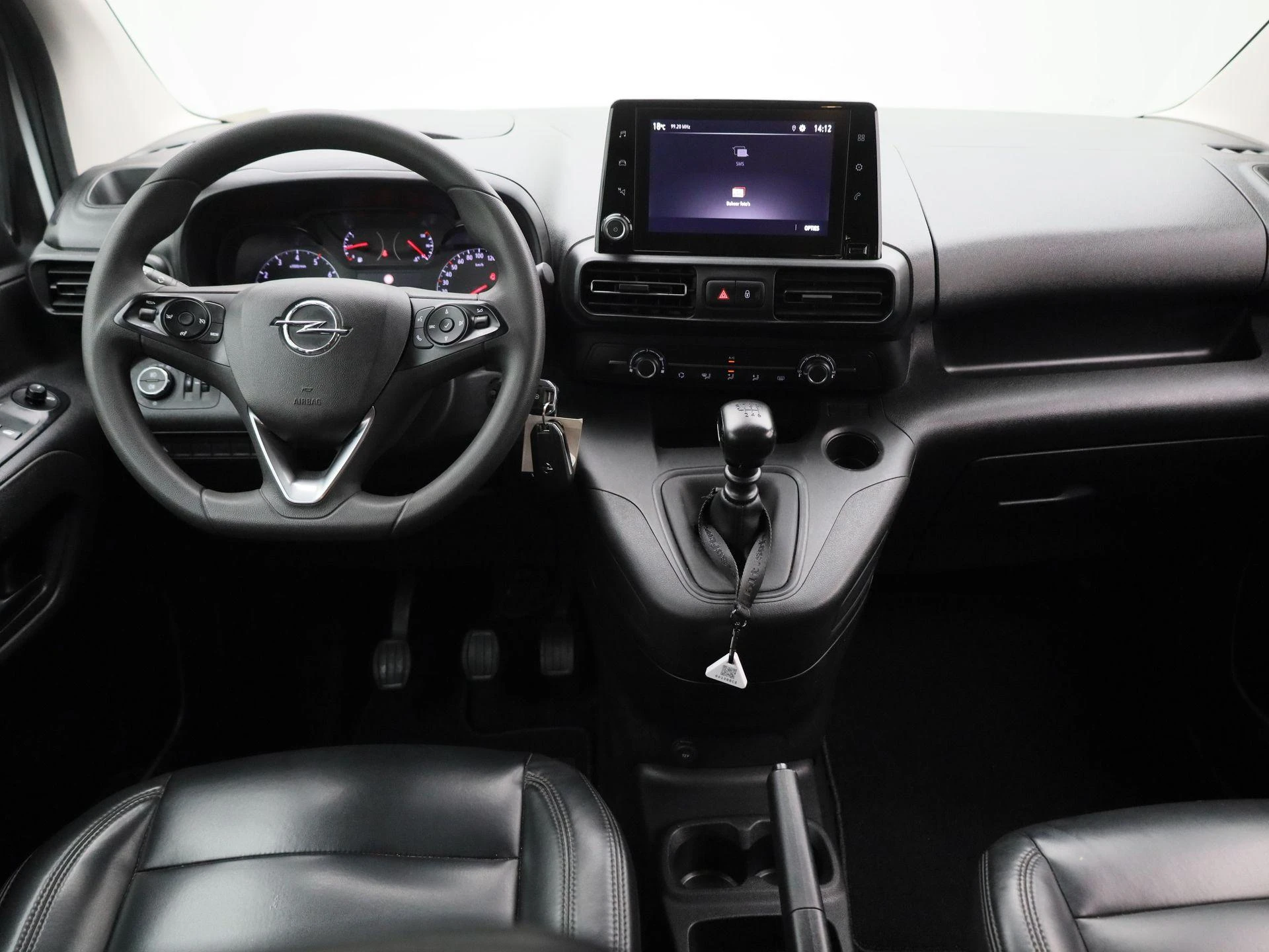 Opel-Combo Life-image-6