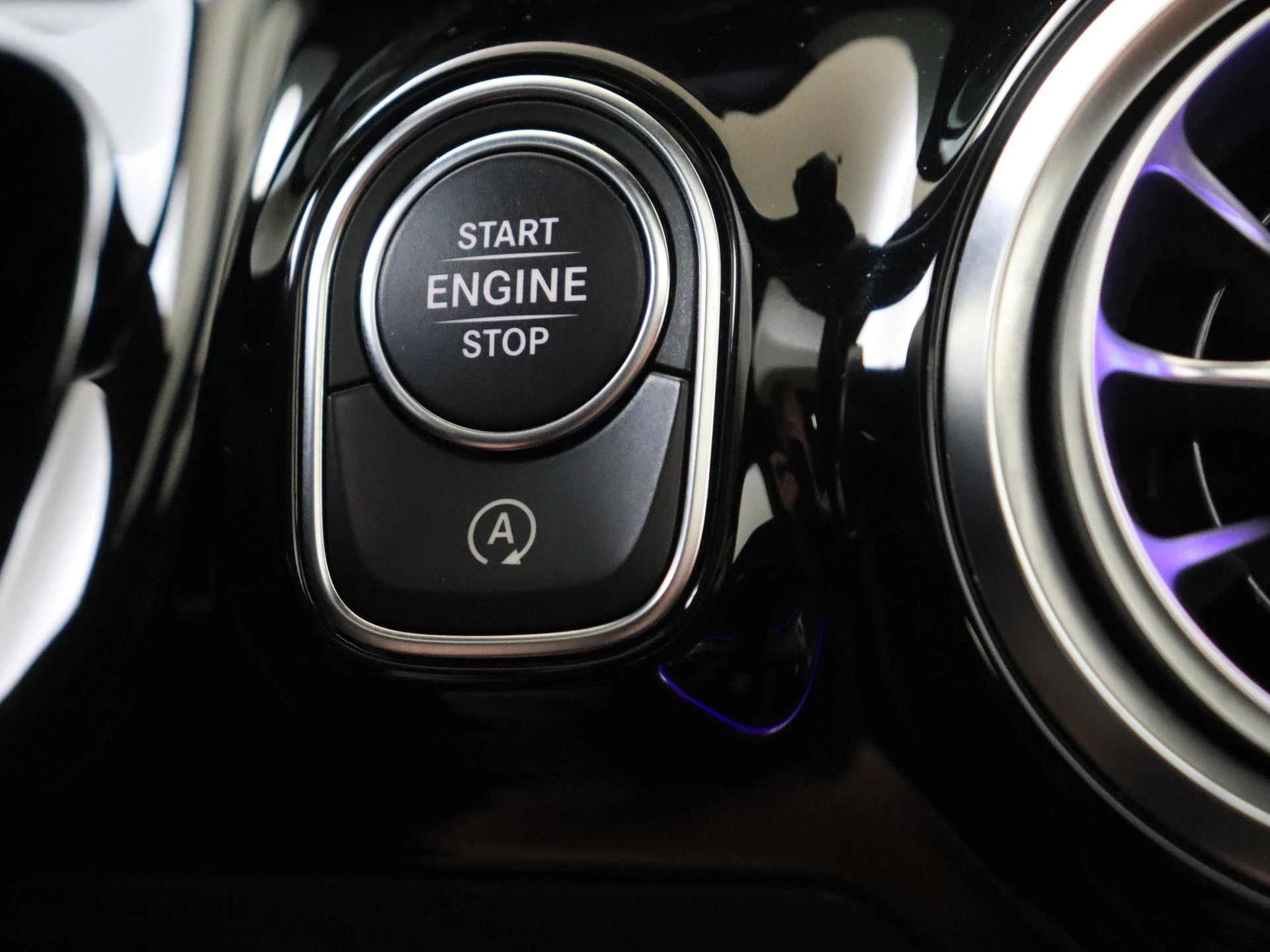 Mercedes-Benz-B-Klasse-image-21