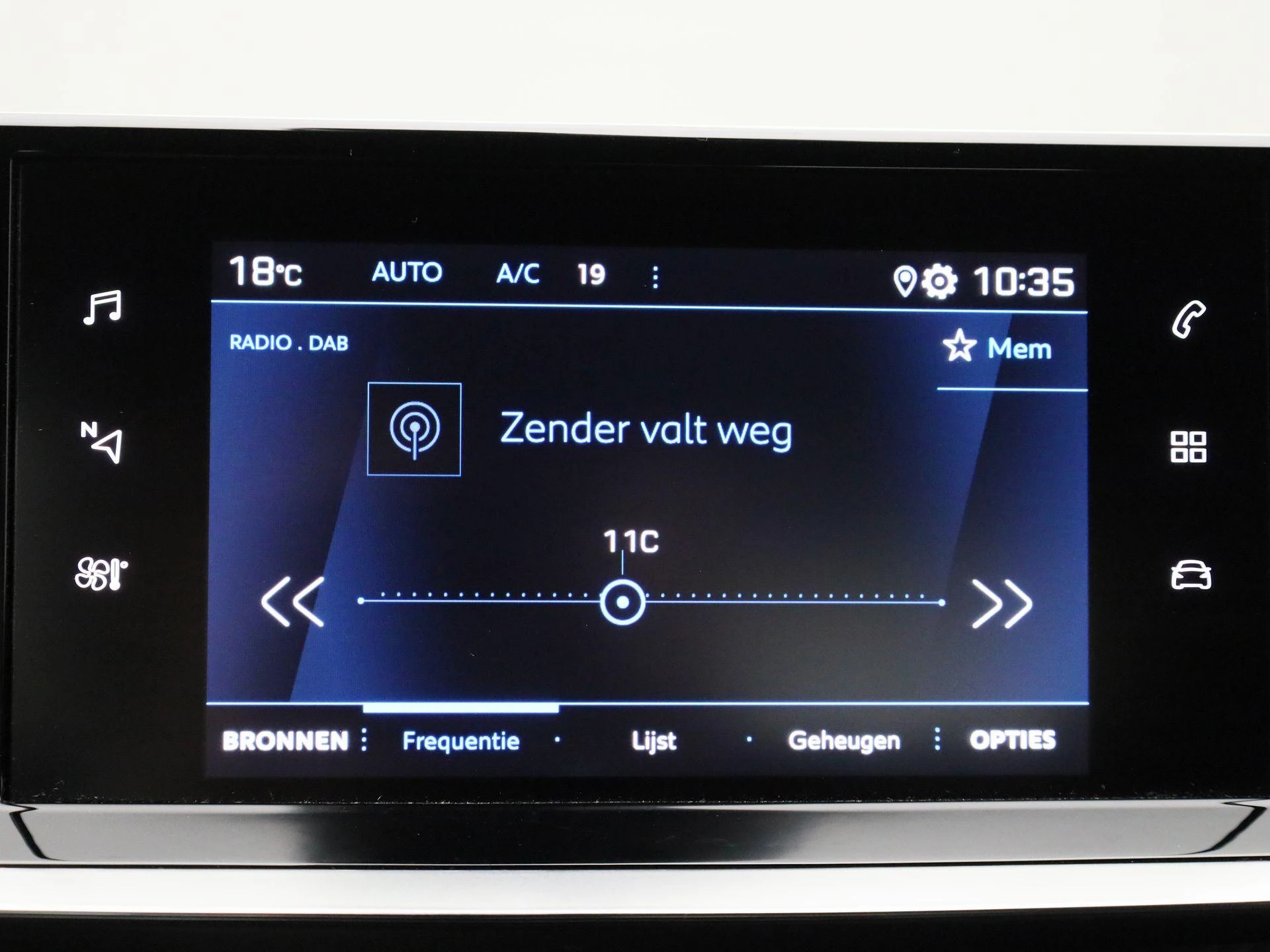 Peugeot-2008-image-13