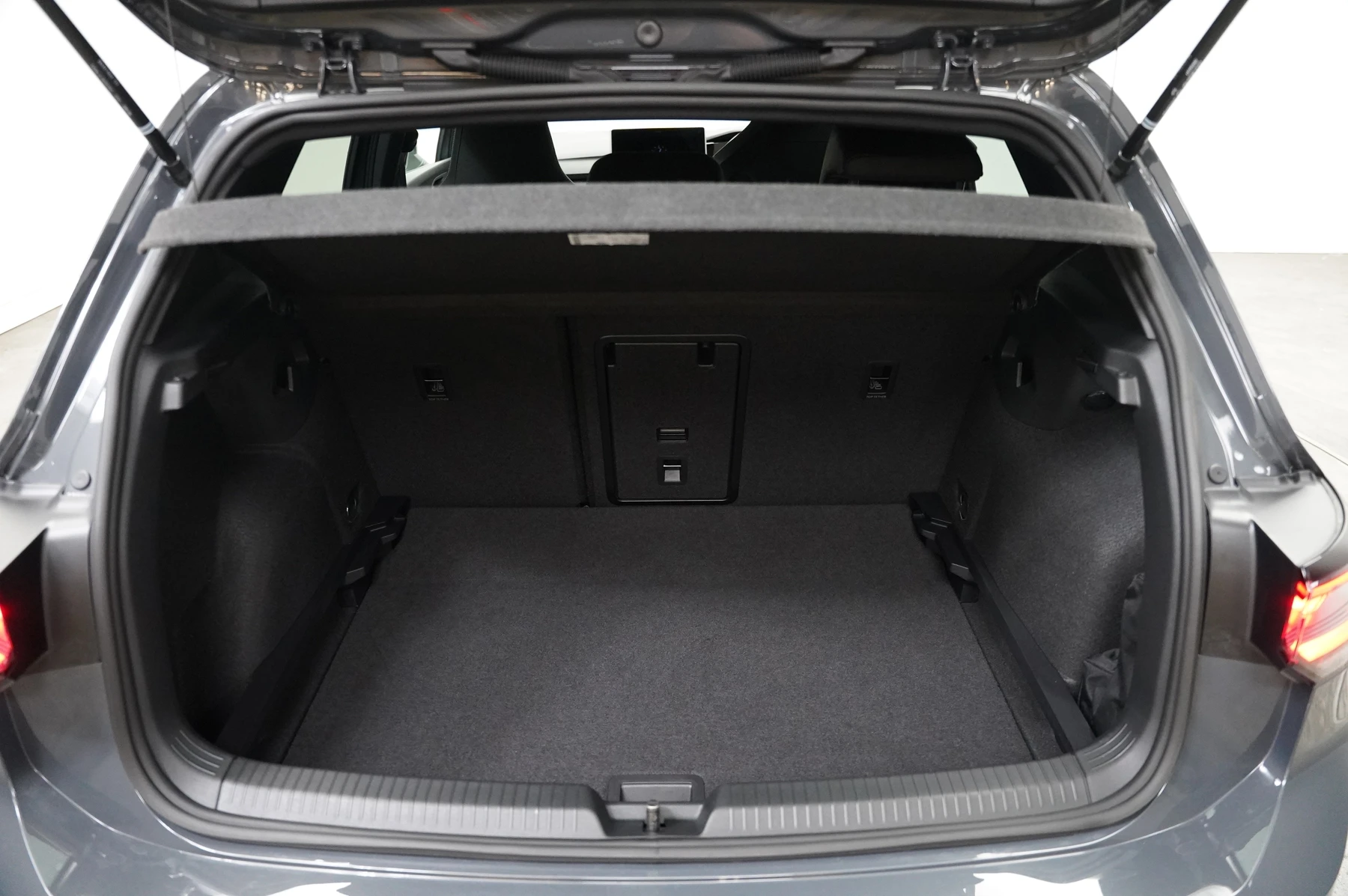 Volkswagen-Golf-image-12