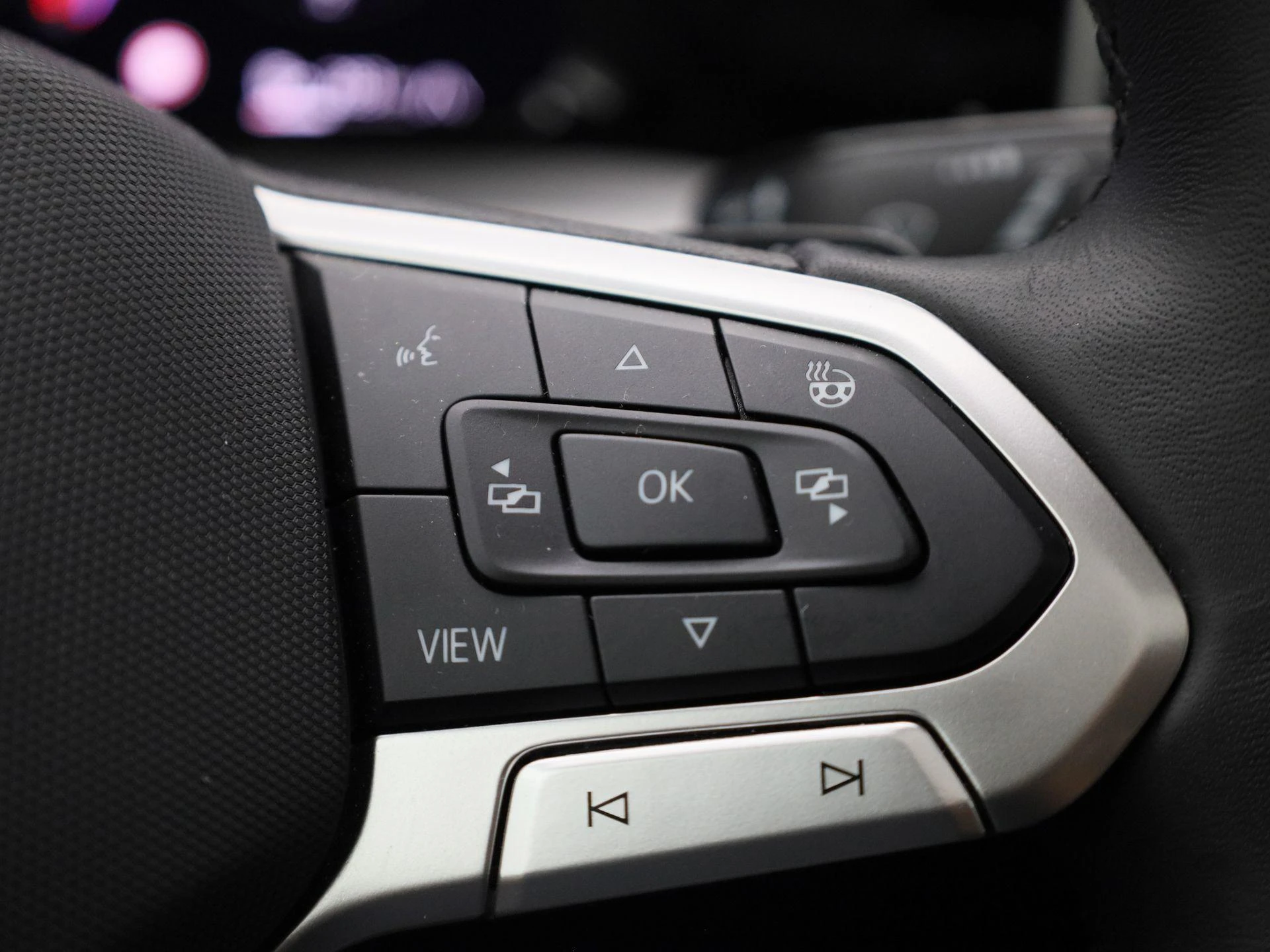 Volkswagen-Golf-image-26
