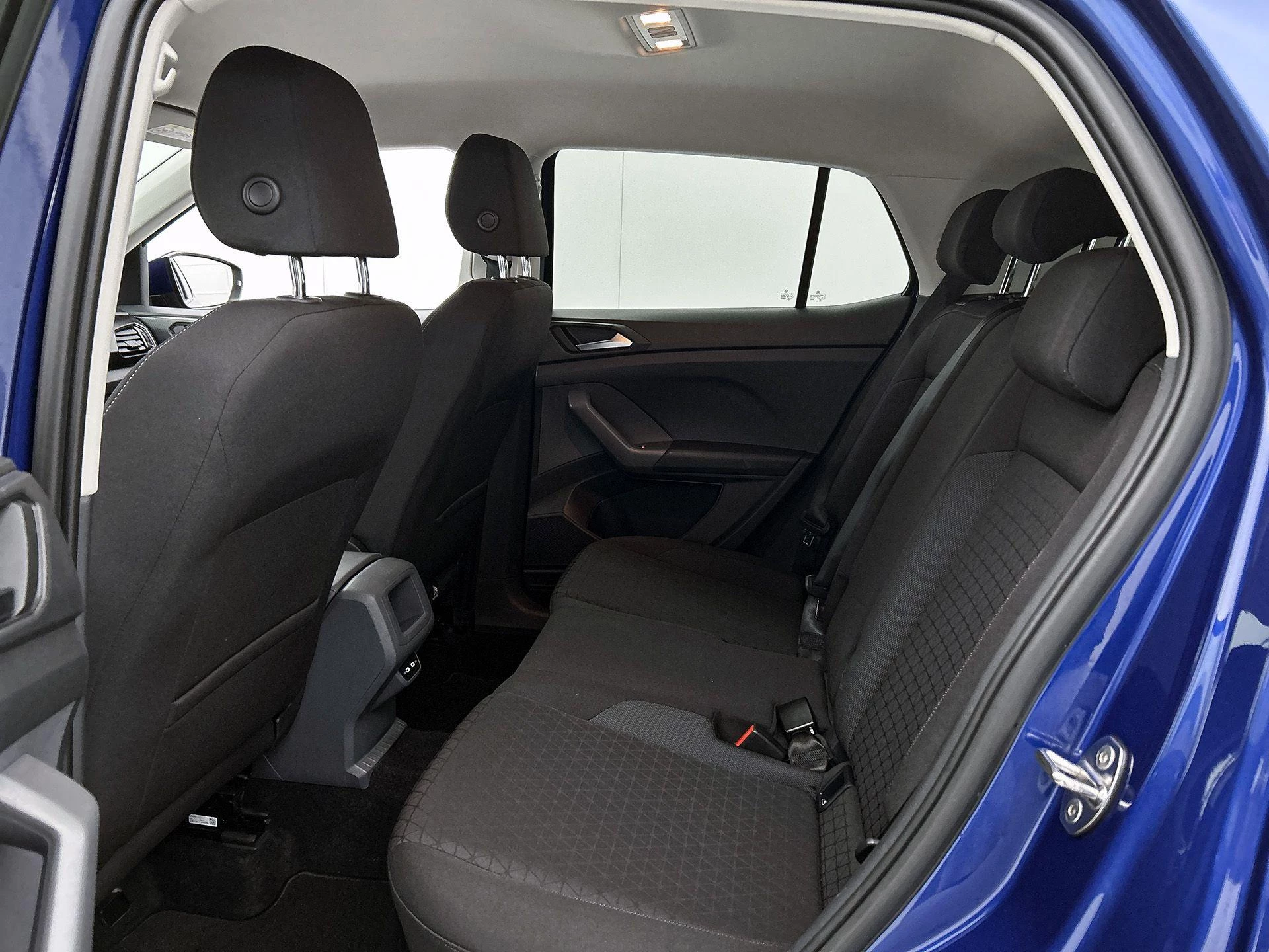 Volkswagen-T-Cross-image-25