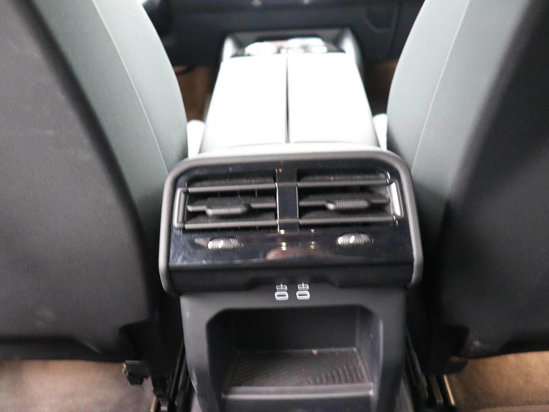 BMW-i5-image-19