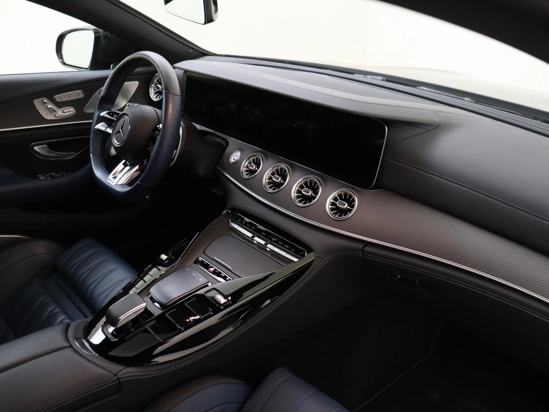 Mercedes-AMG-GT-image-10