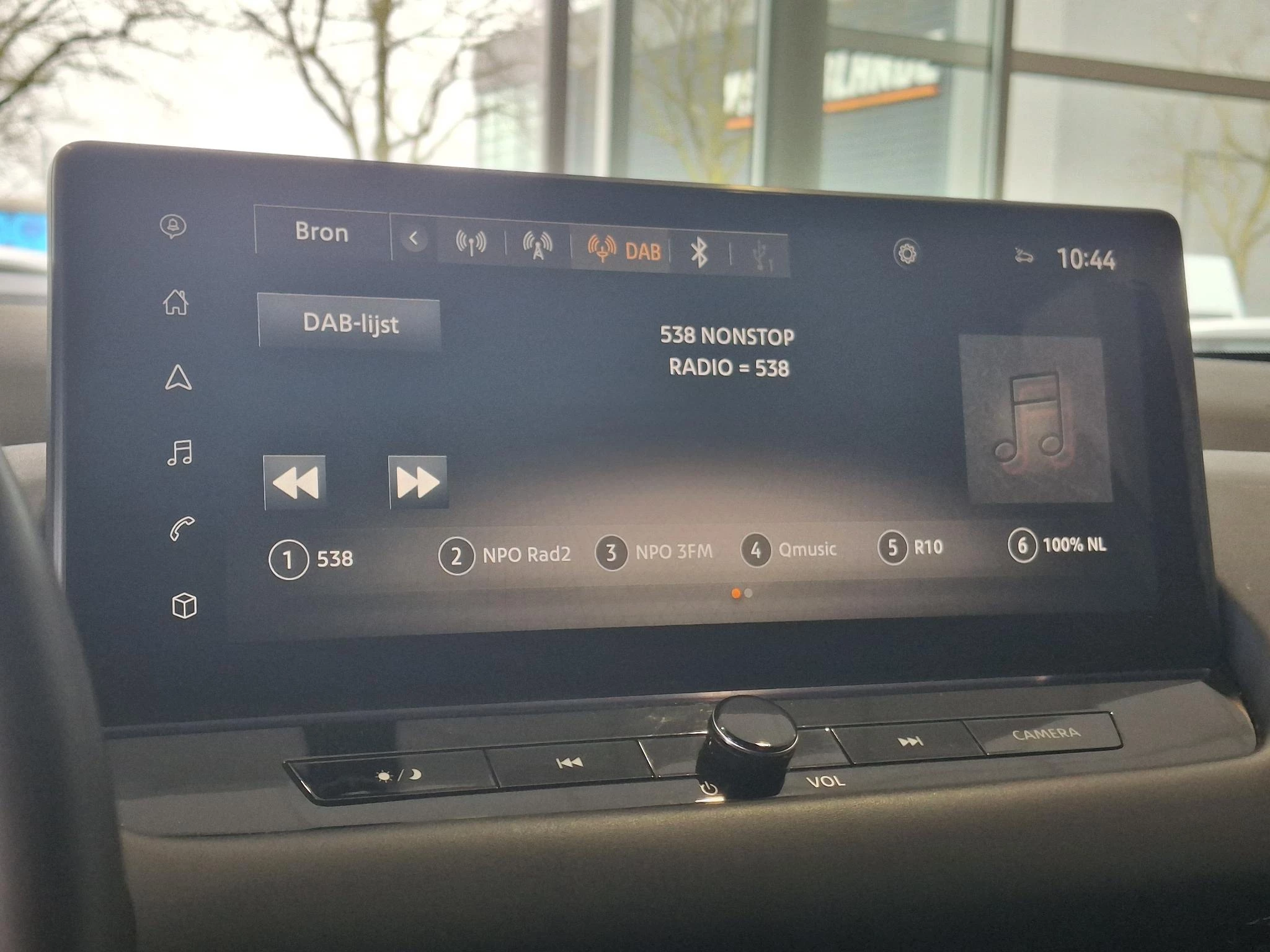 Nissan-QASHQAI-image-14