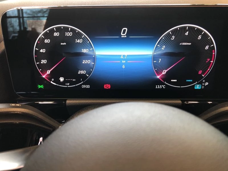 Mercedes-Benz GLA 200 AMG NIGHT PANO AHK DISTRONIC 20-ZOLL AMG LineC118 GLA 200 AMG NIGHT PANO AHK DISTRONIC 20-ZOLL AMG Line