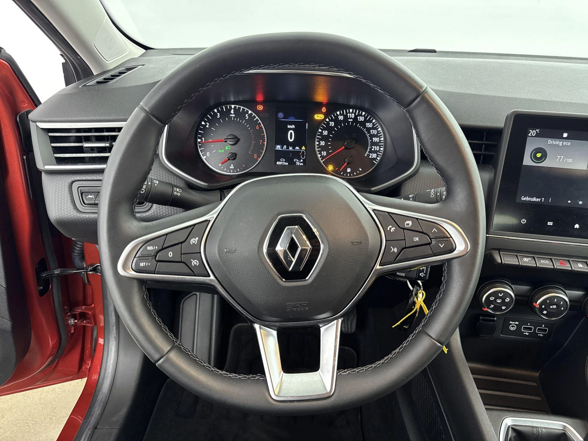 Renault-Clio-image-12