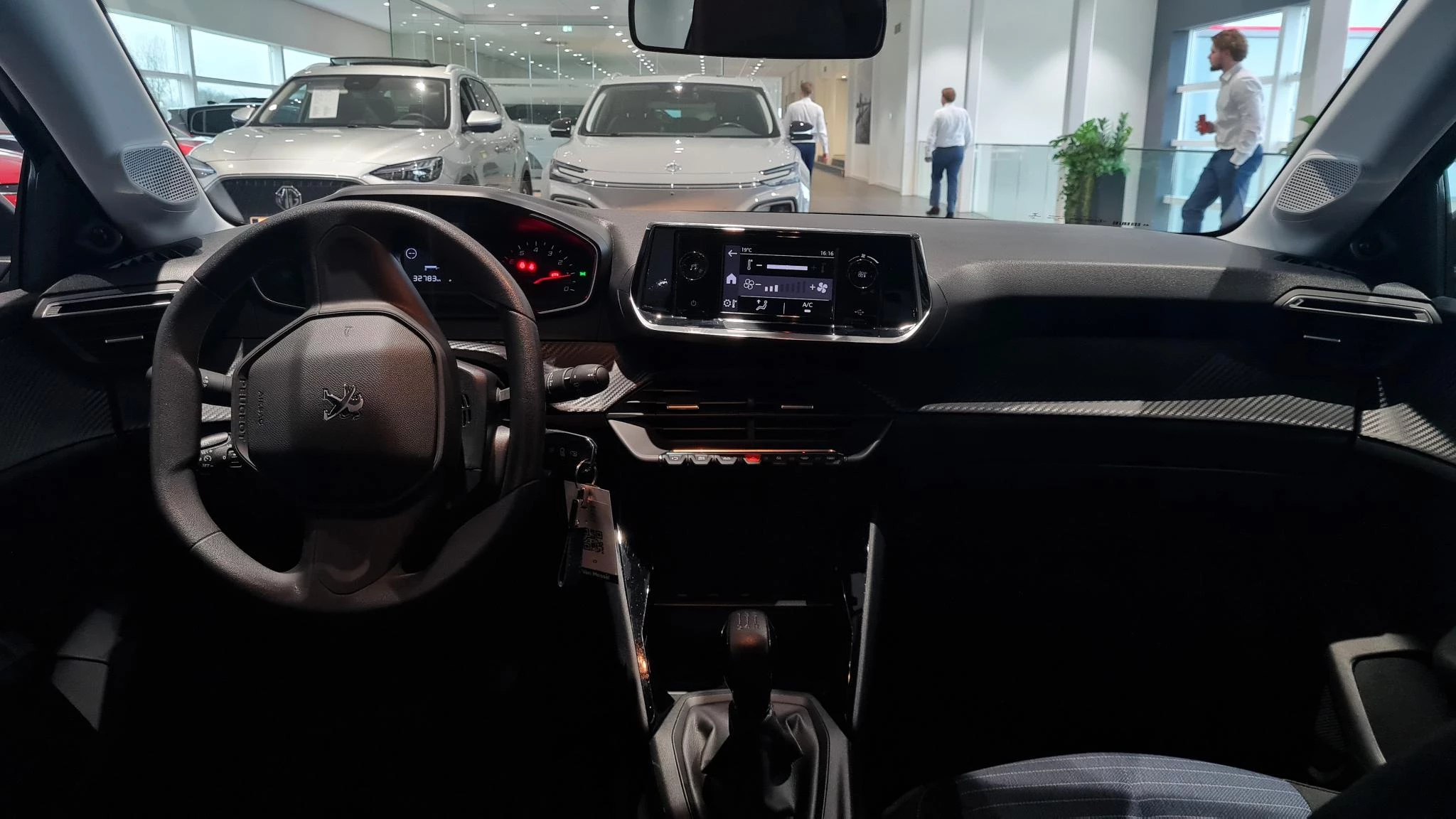 Peugeot-208-image-17