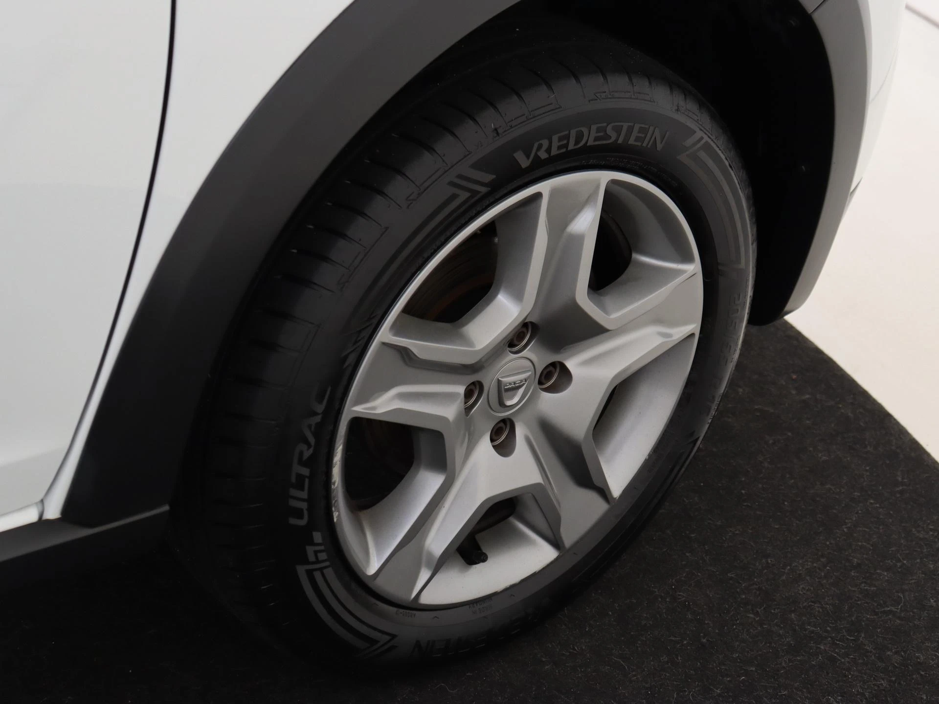 Dacia-Sandero Stepway-image-25