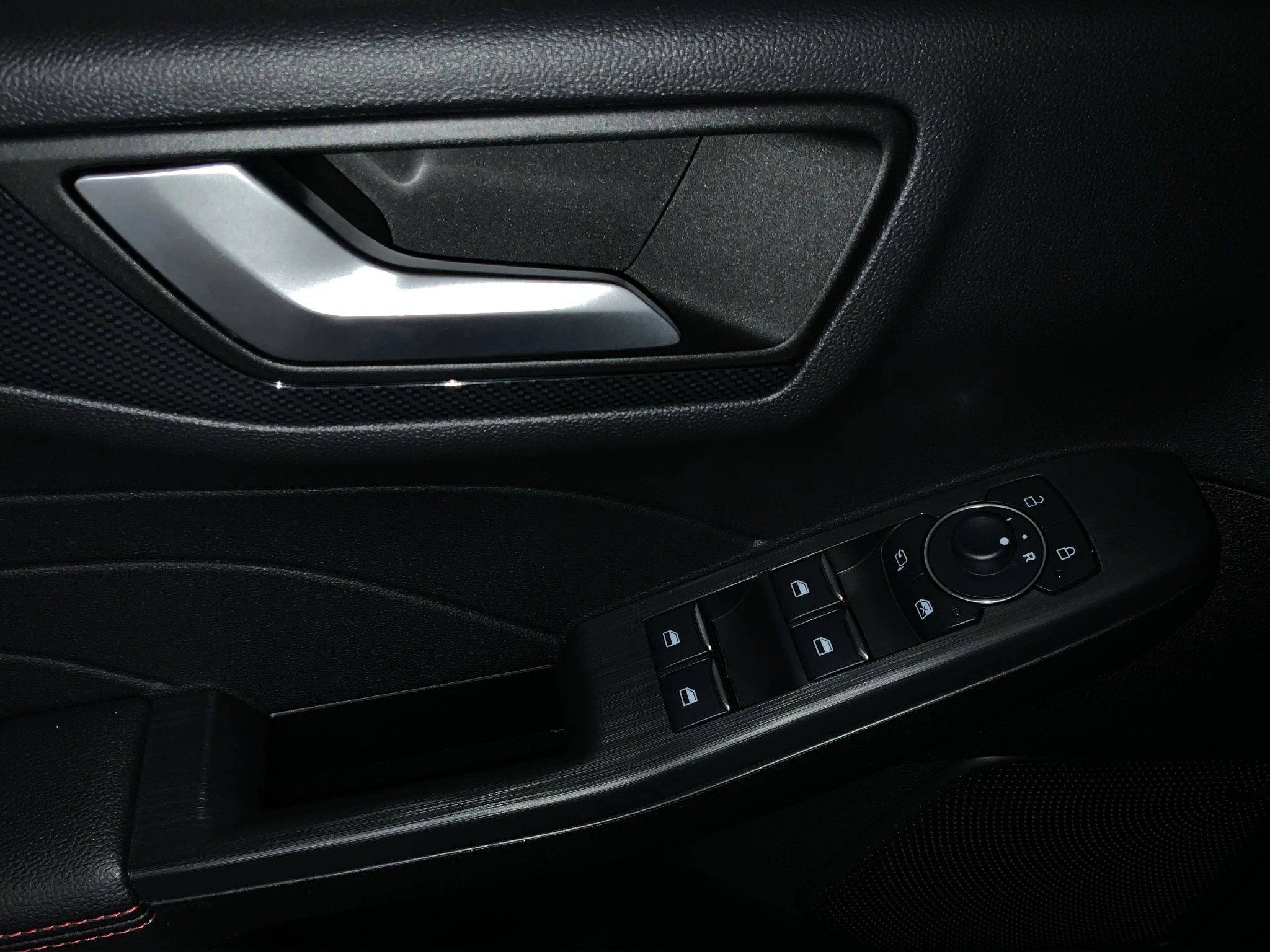 Ford Kuga ST-Line X*PANO*AHK*KAM*ACC*NAVI*SOUND-SYS.