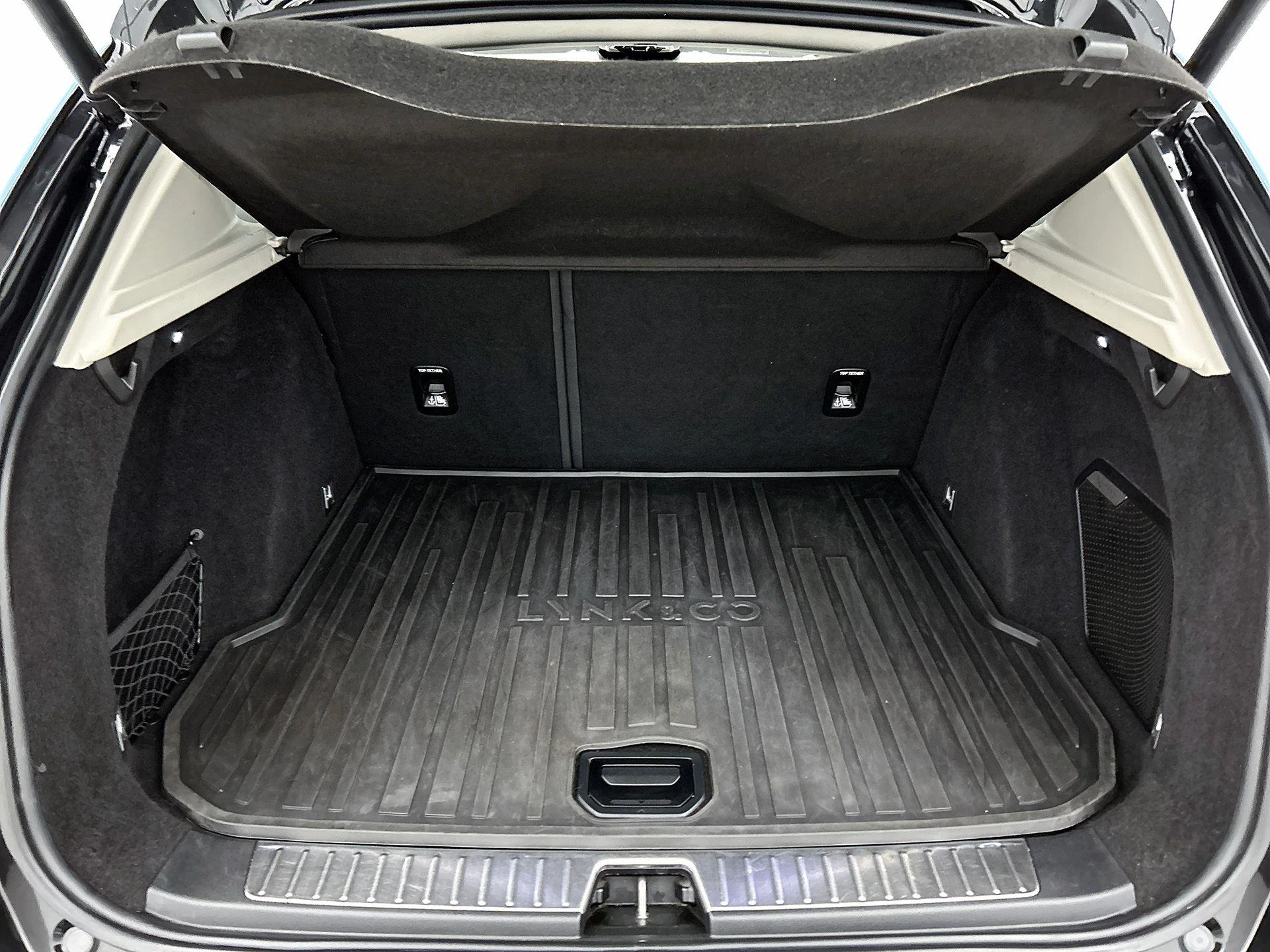 Lynk & Co-01-image-37