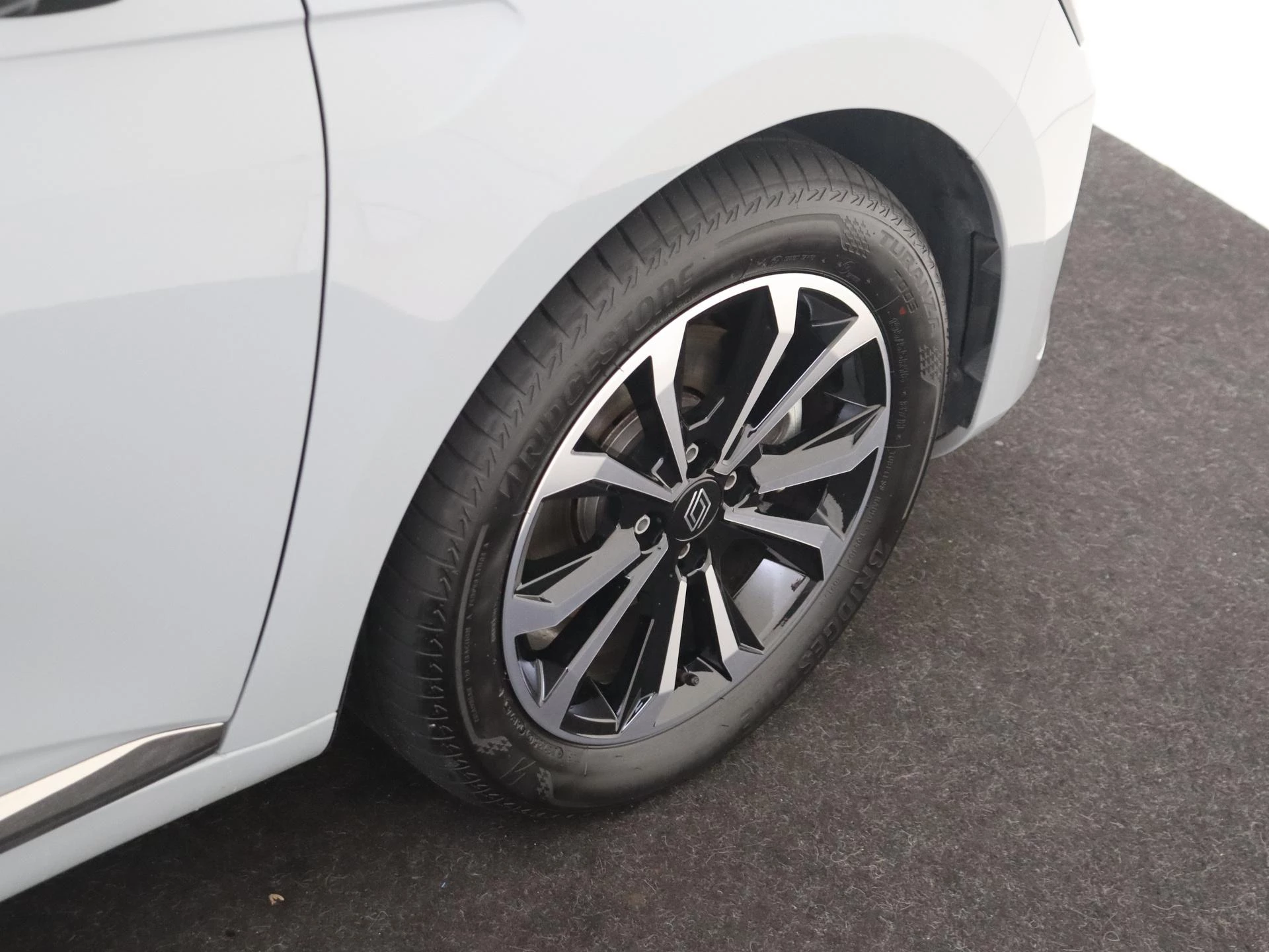 Renault-Clio-image-10