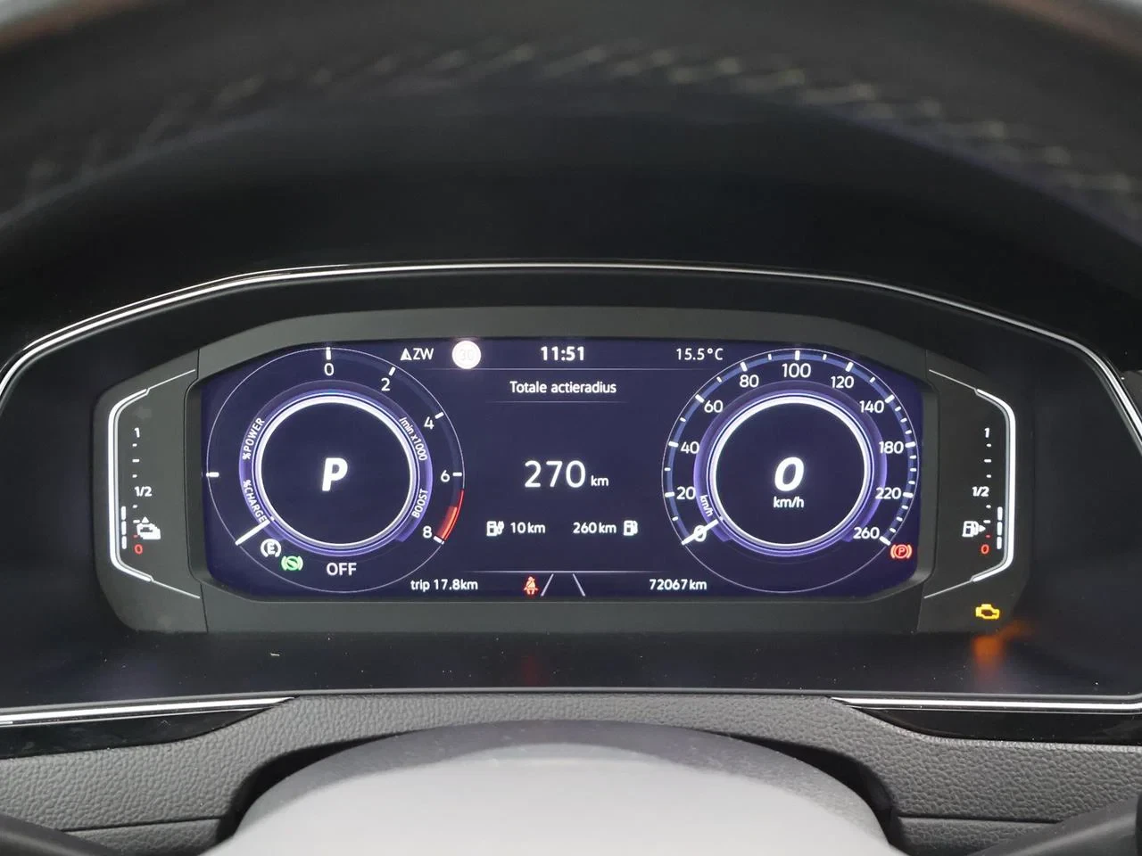 Volkswagen-Passat-image-16