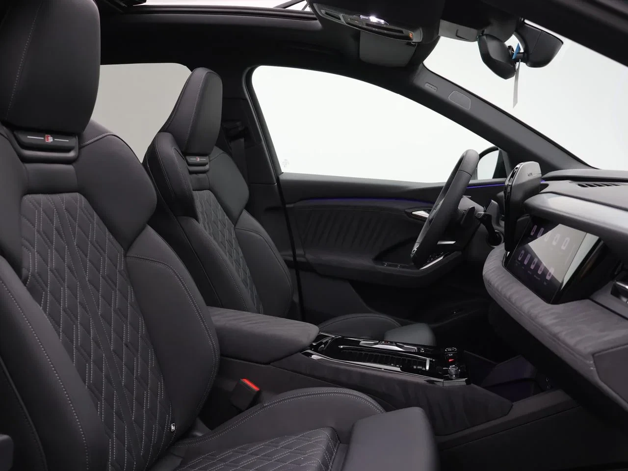 Audi-Q6 e-tron-image-2