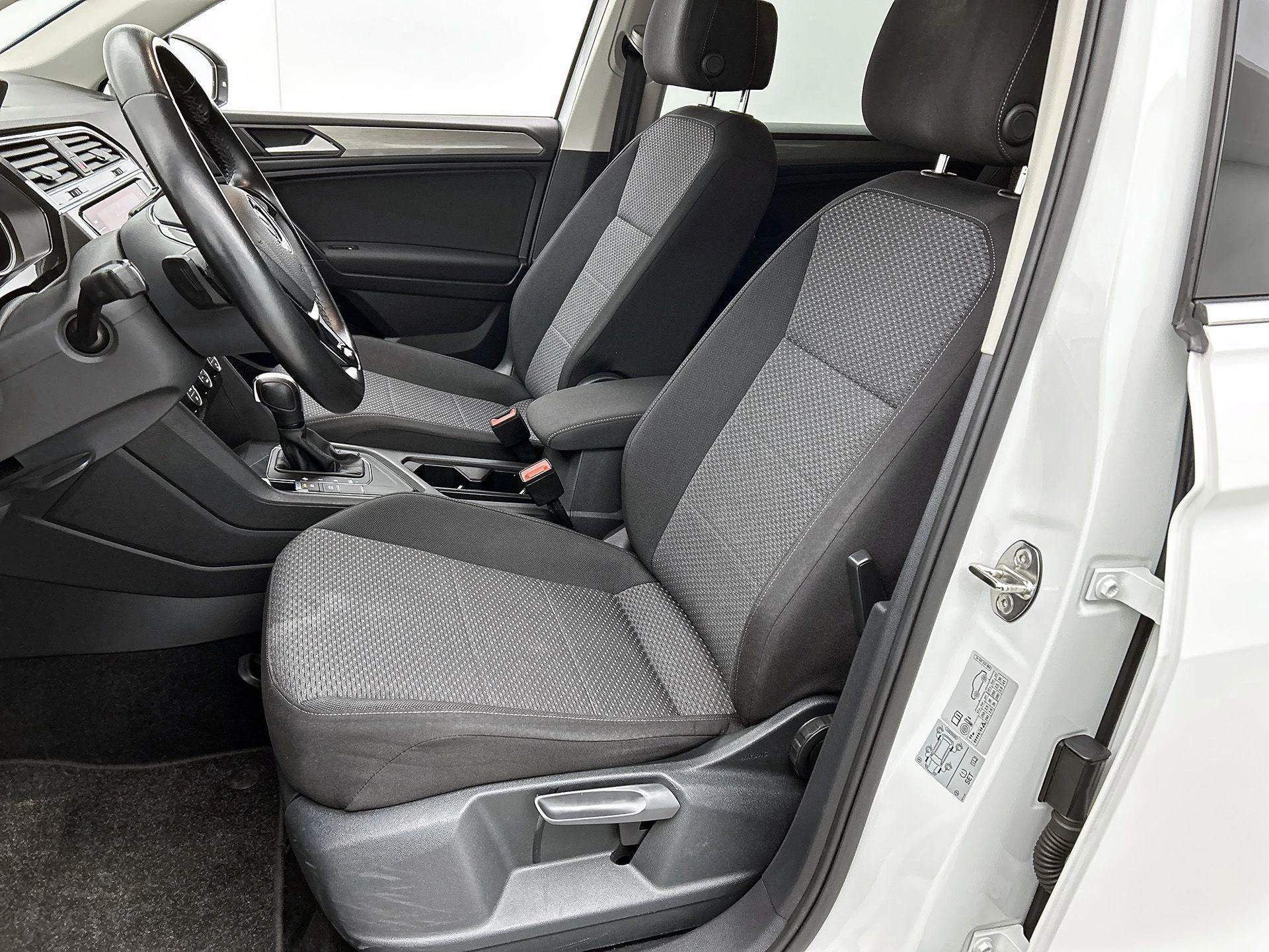 Volkswagen-Tiguan Allspace-image-41