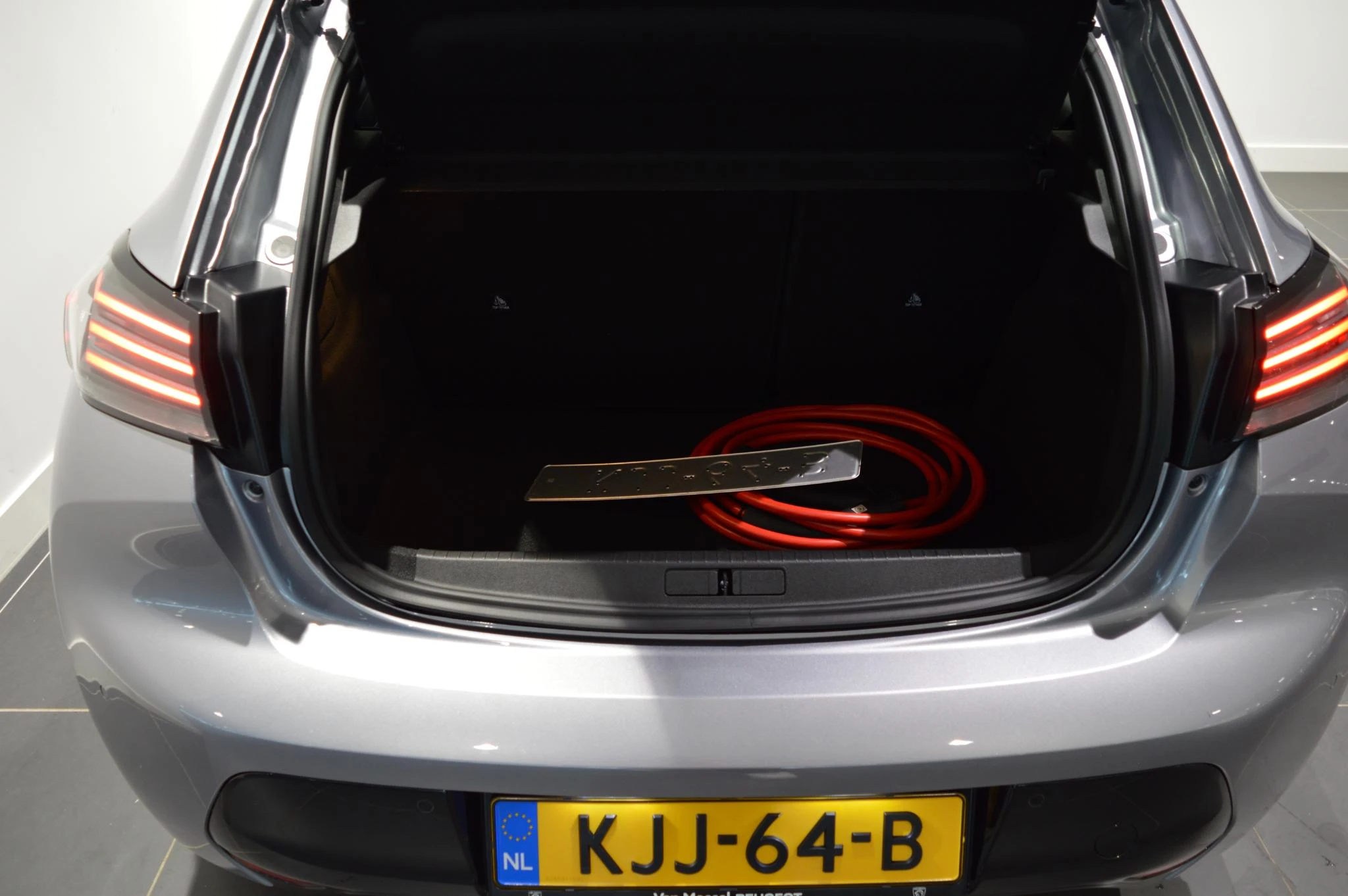 Peugeot-e-208-image-20