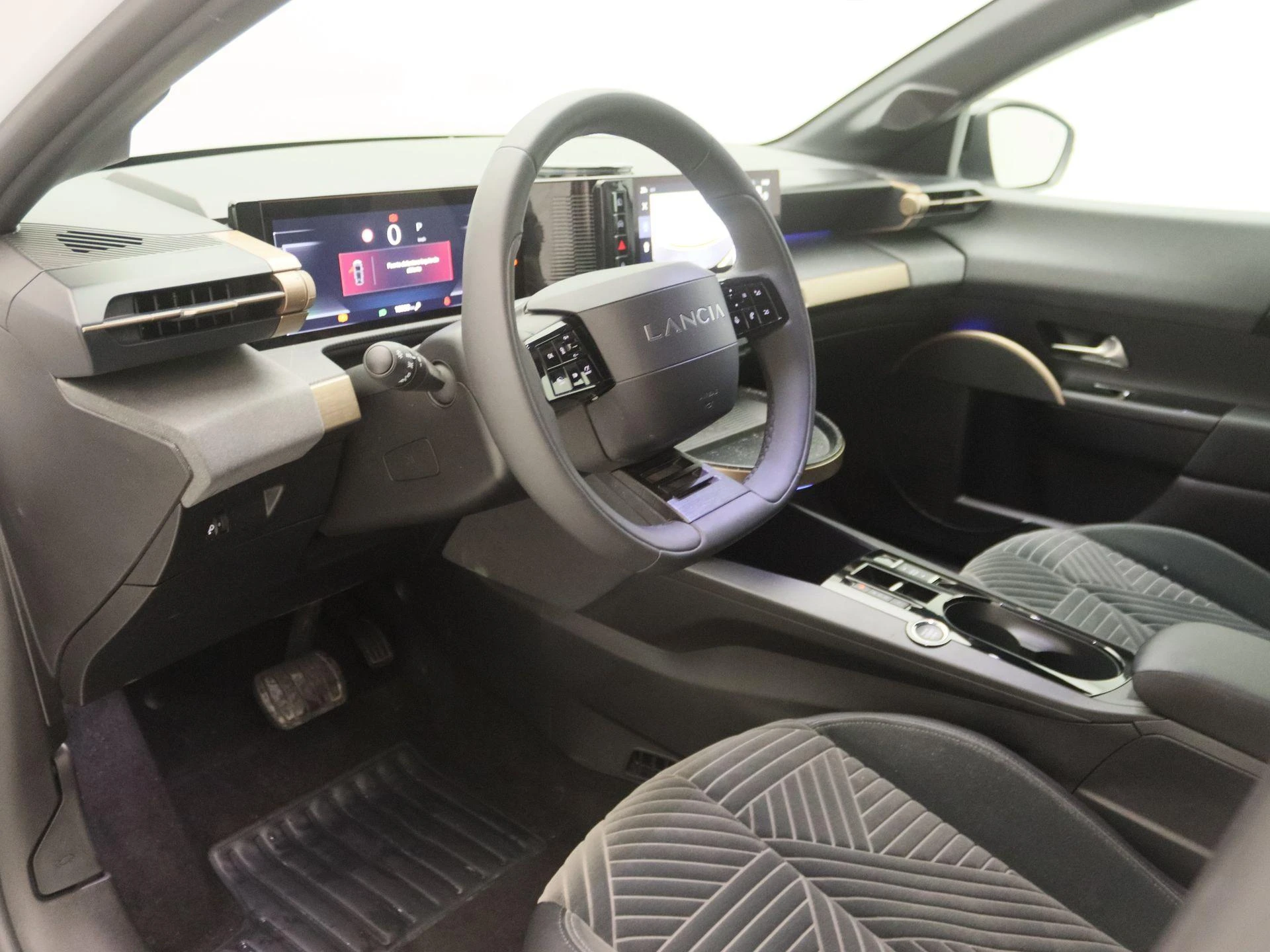Lancia-Ypsilon-image-19