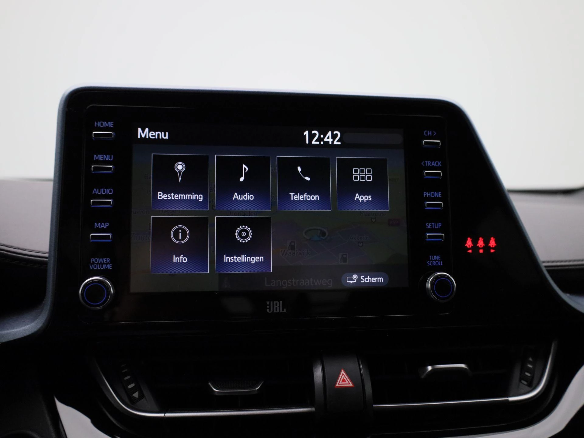 Toyota-C-HR-image-17