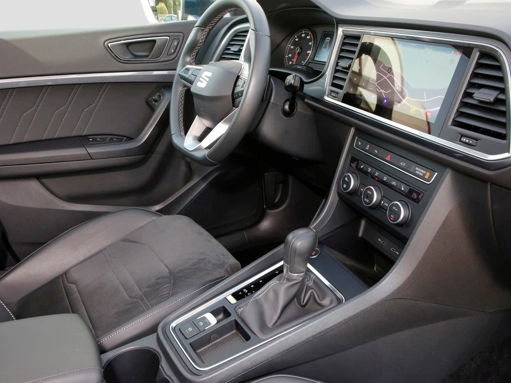 SEAT Ateca 1.5 TSI DSG Style 17" Navi AHK LED SHZ DAB