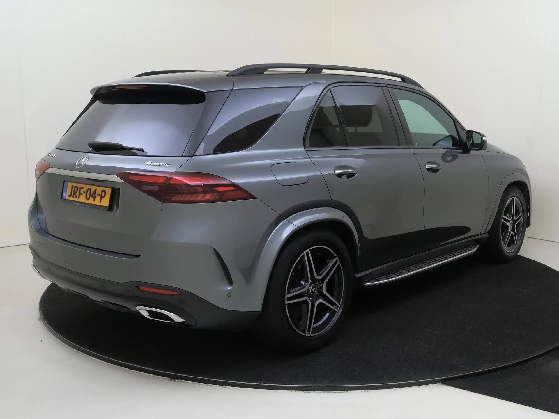 Mercedes-Benz-GLE-image-3