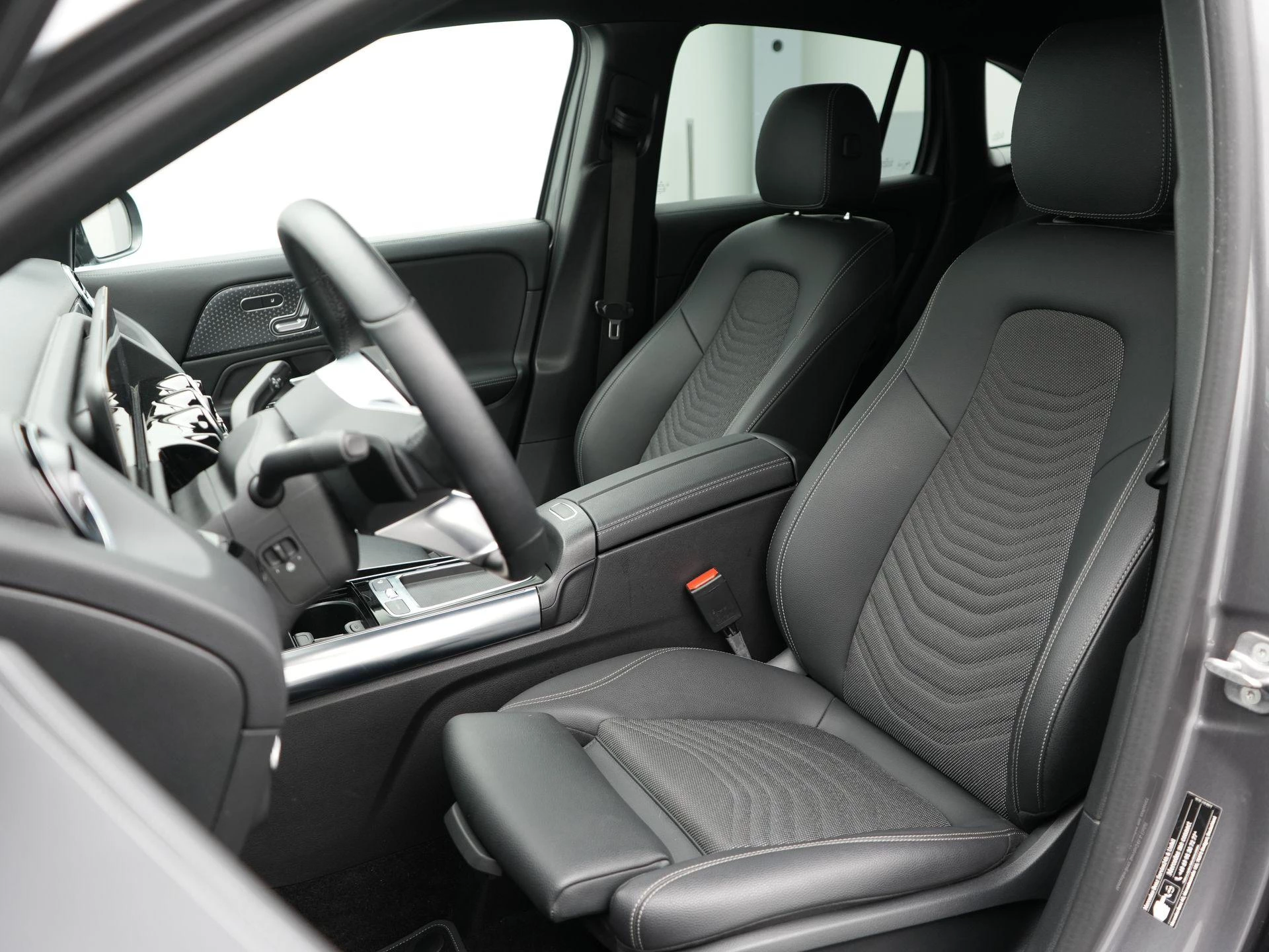 Mercedes-Benz-GLA-image-8