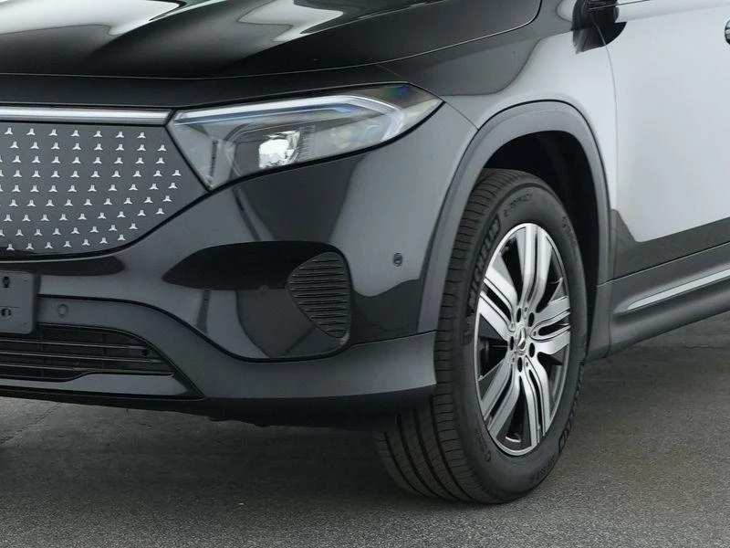 Mercedes-Benz-EQB-image-2