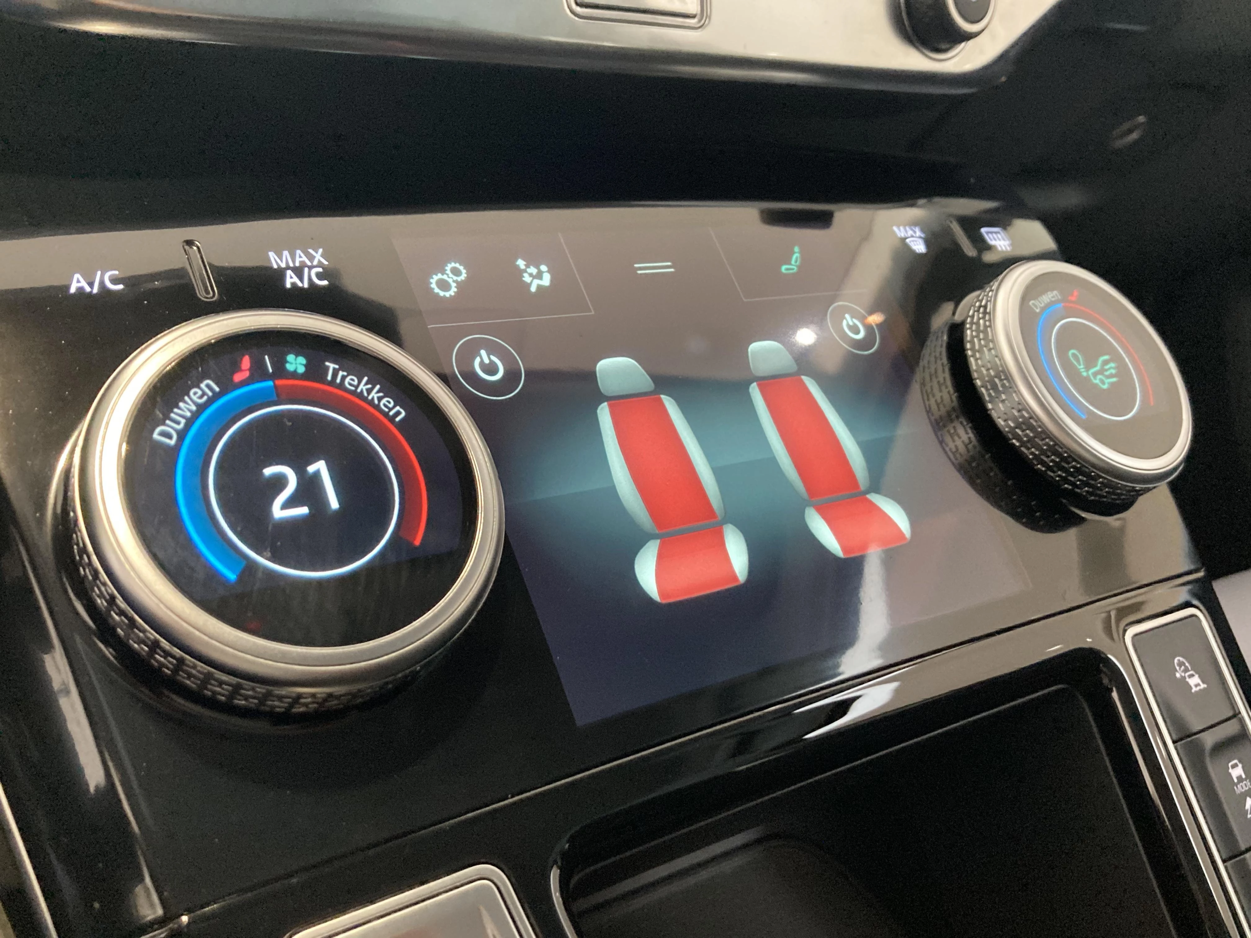 Jaguar-I-PACE-image-15