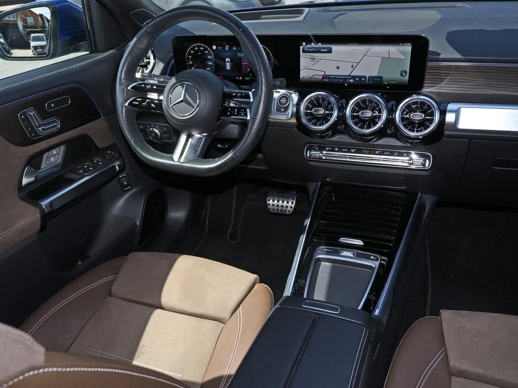 Mercedes-Benz-GLB 220 d-image-10