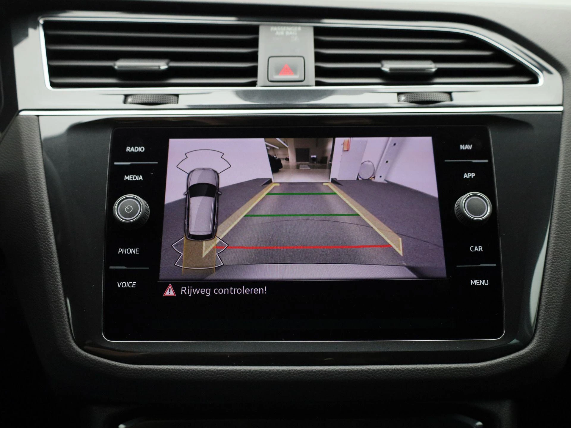 Volkswagen-Tiguan-image-27
