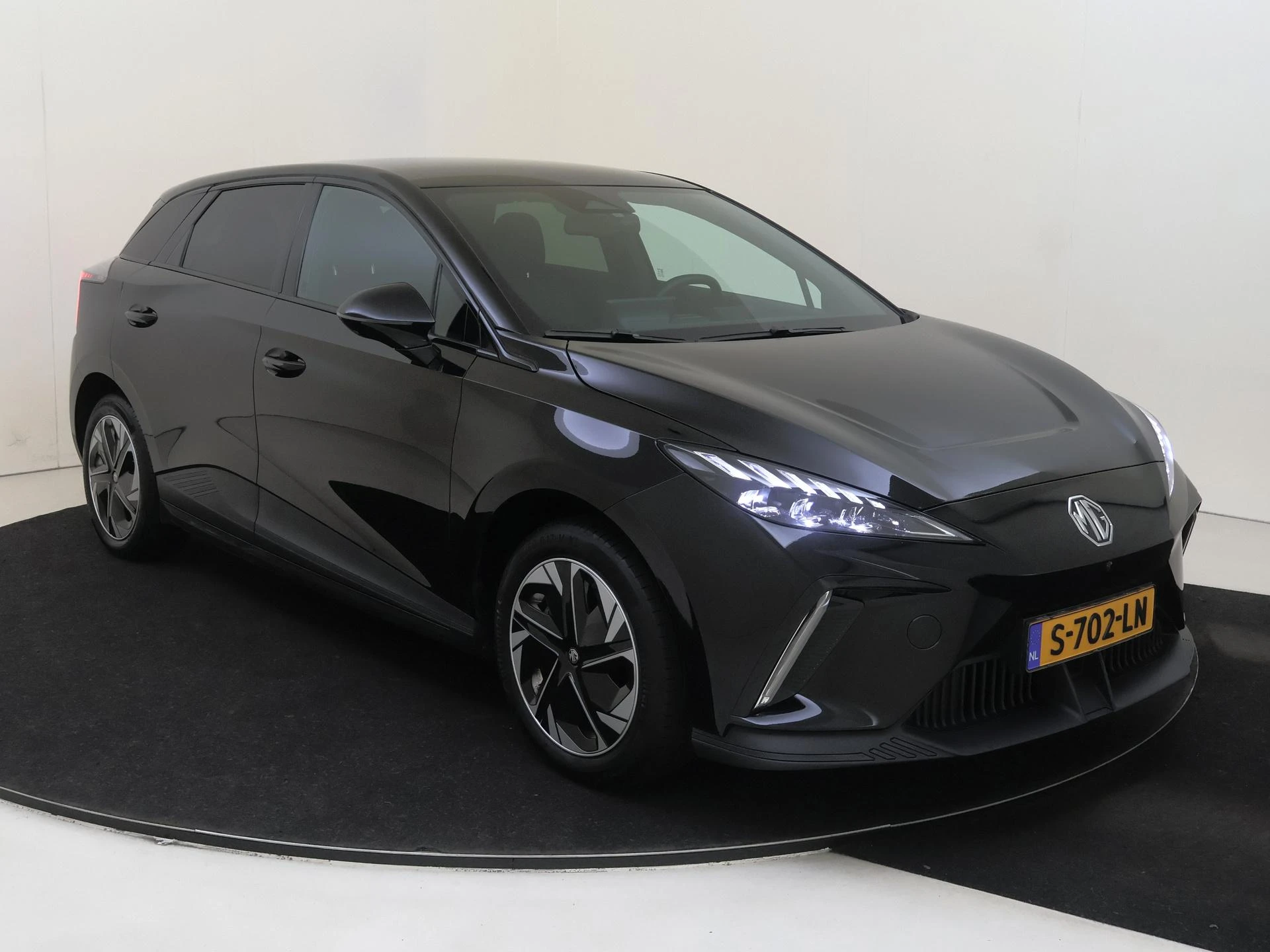 MG MG4 EV Electric Luxury 64 kWh