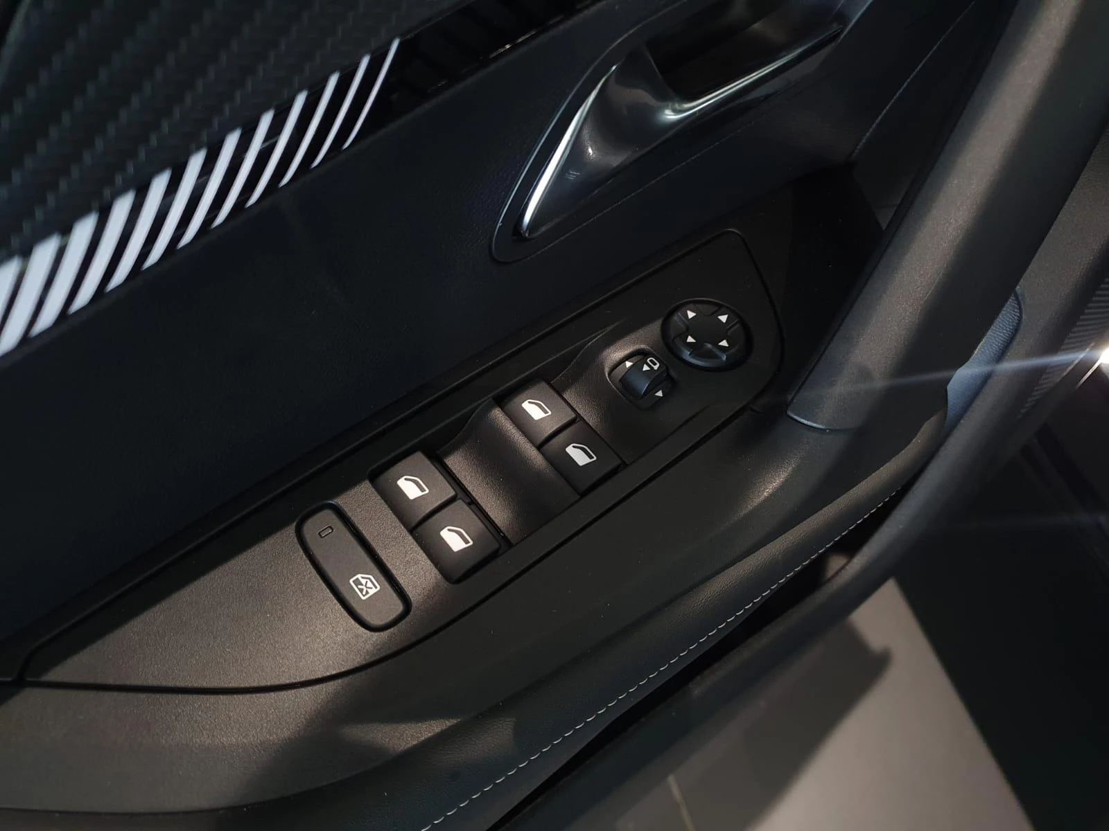 Peugeot-2008-image-7