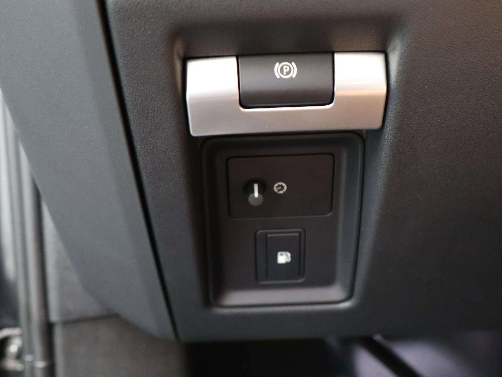 Land Rover Defender 110 2.0 P300e 110 X-Dynamic HSE